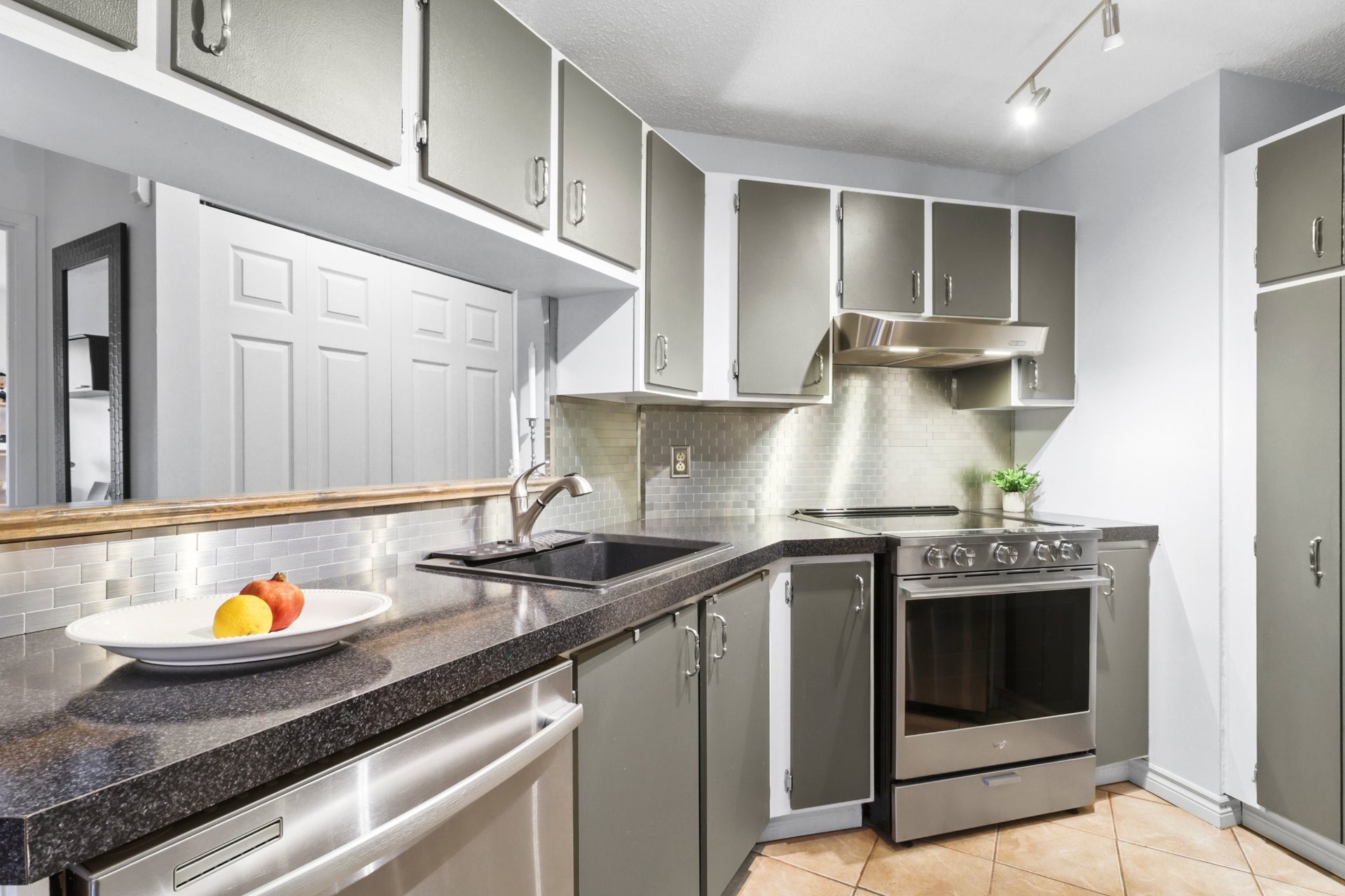 









700


Mtée Montrougeau

, 104,
Laval (Fabreville),




QC
H7P5L1

