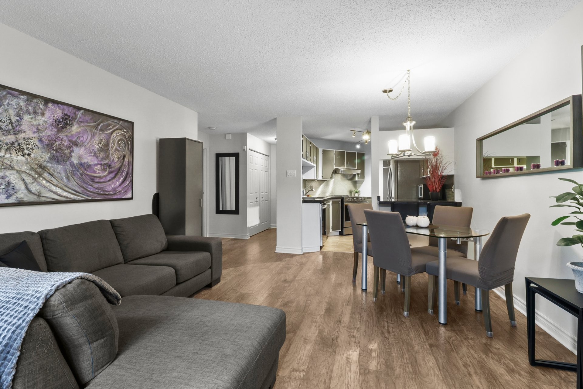 









700


Mtée Montrougeau

, 104,
Laval (Fabreville),




QC
H7P5L1

