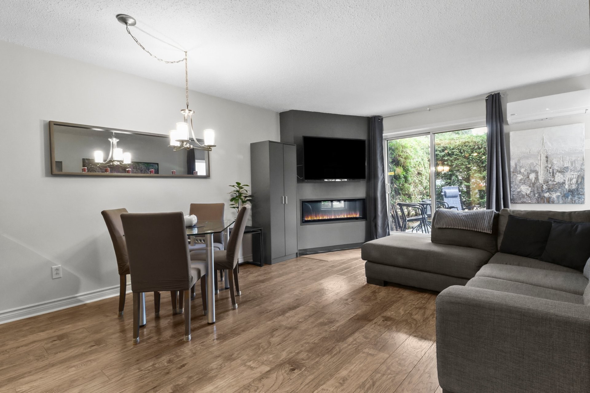 









700


Mtée Montrougeau

, 104,
Laval (Fabreville),




QC
H7P5L1

