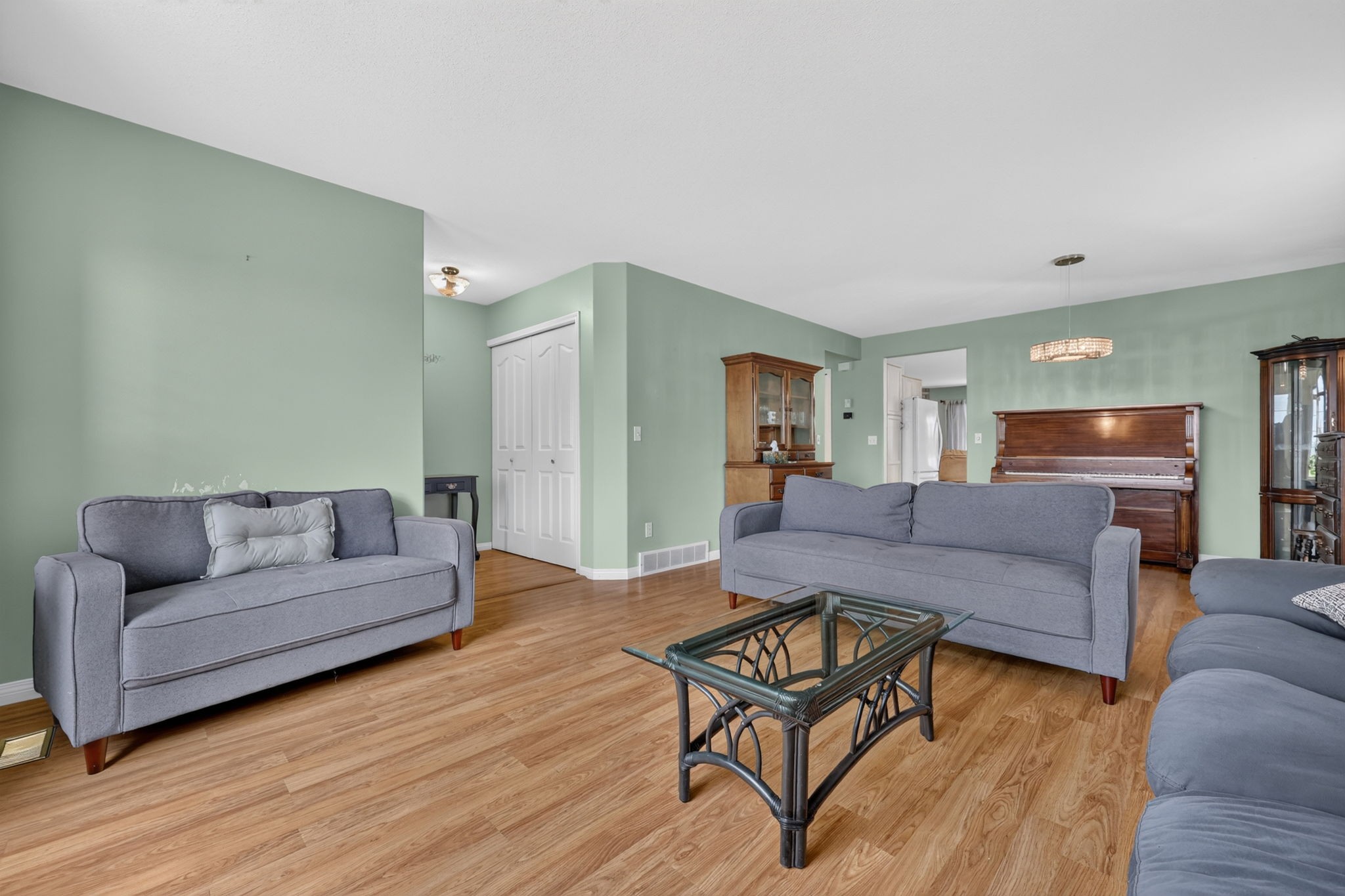 









2330


Butt

Road, 26,
Westbank,




BC
V4T 2L3

