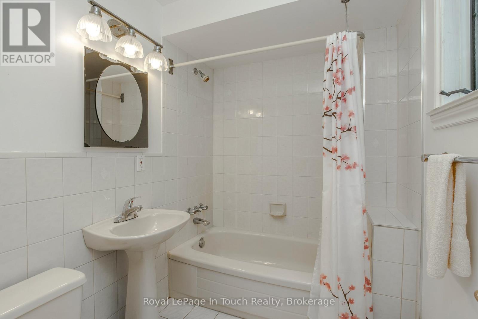 












487 TINY BEACHES ROAD S

,
Tiny,




Ontario
L0L2T0


