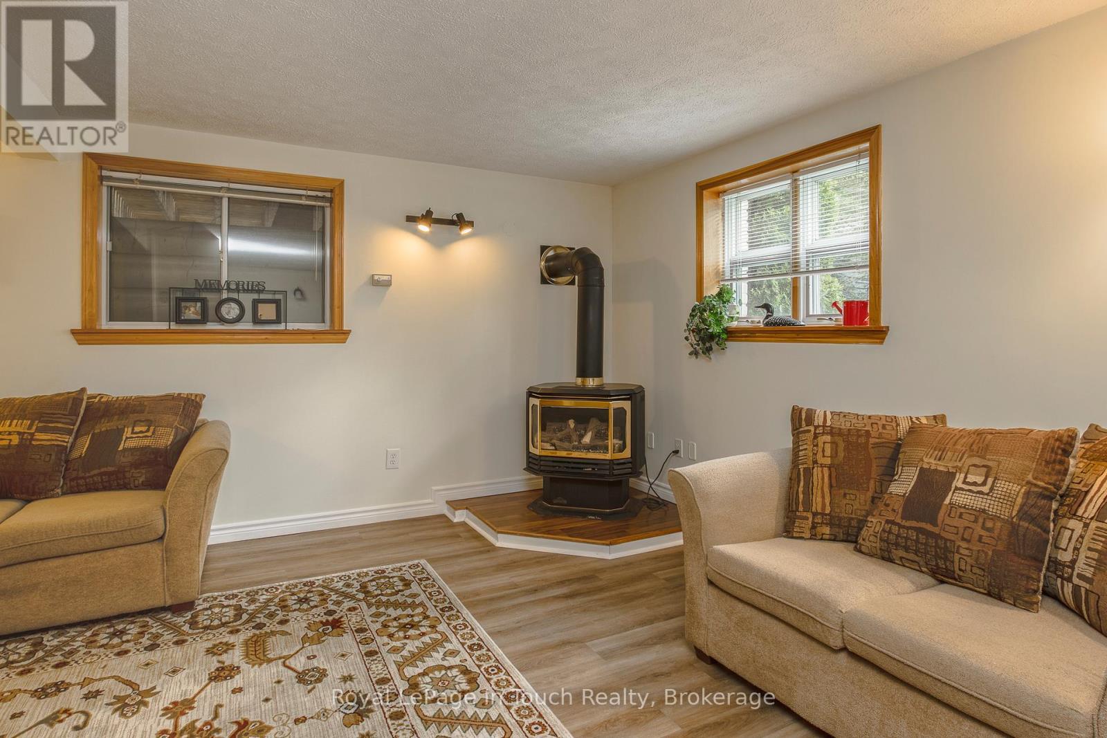 












487 TINY BEACHES ROAD S

,
Tiny,




Ontario
L0L2T0

