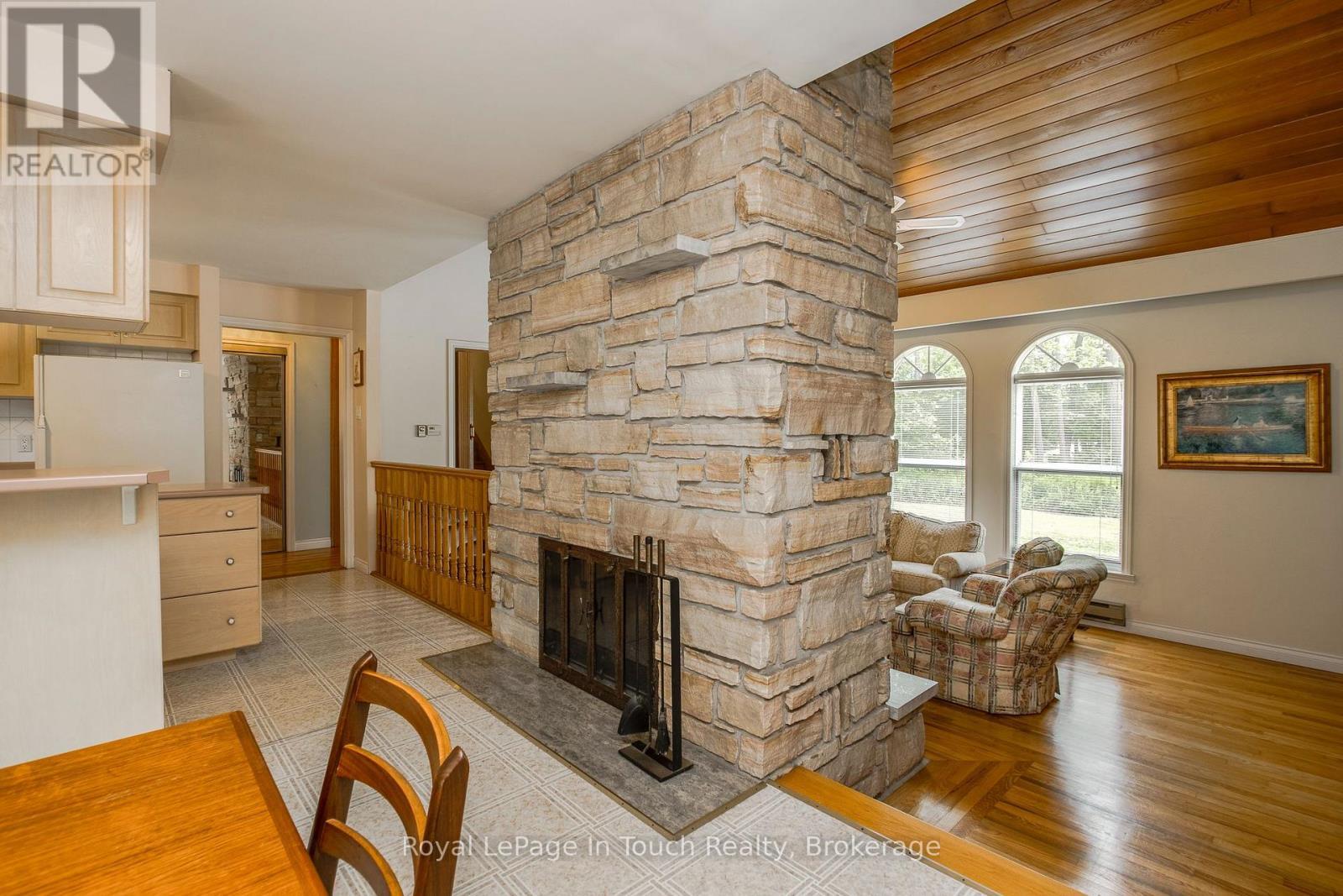 












487 TINY BEACHES ROAD S

,
Tiny,




Ontario
L0L2T0

