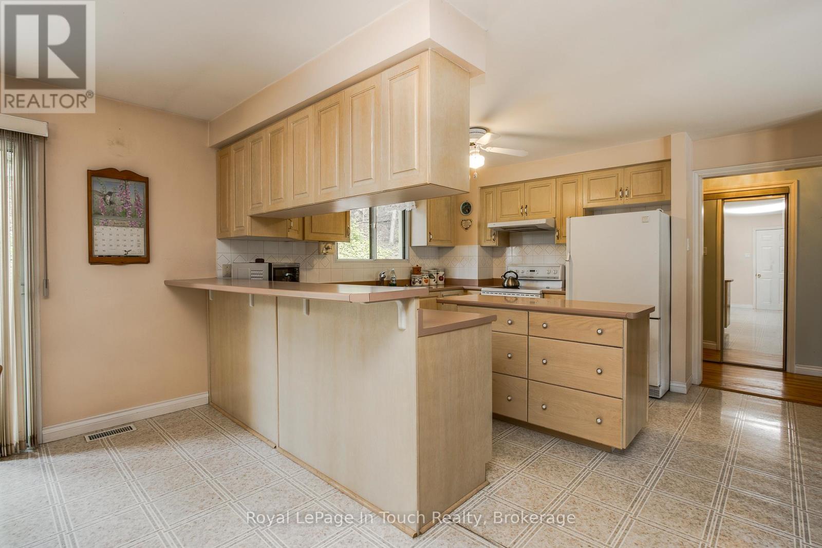 












487 TINY BEACHES ROAD S

,
Tiny,




Ontario
L0L2T0

