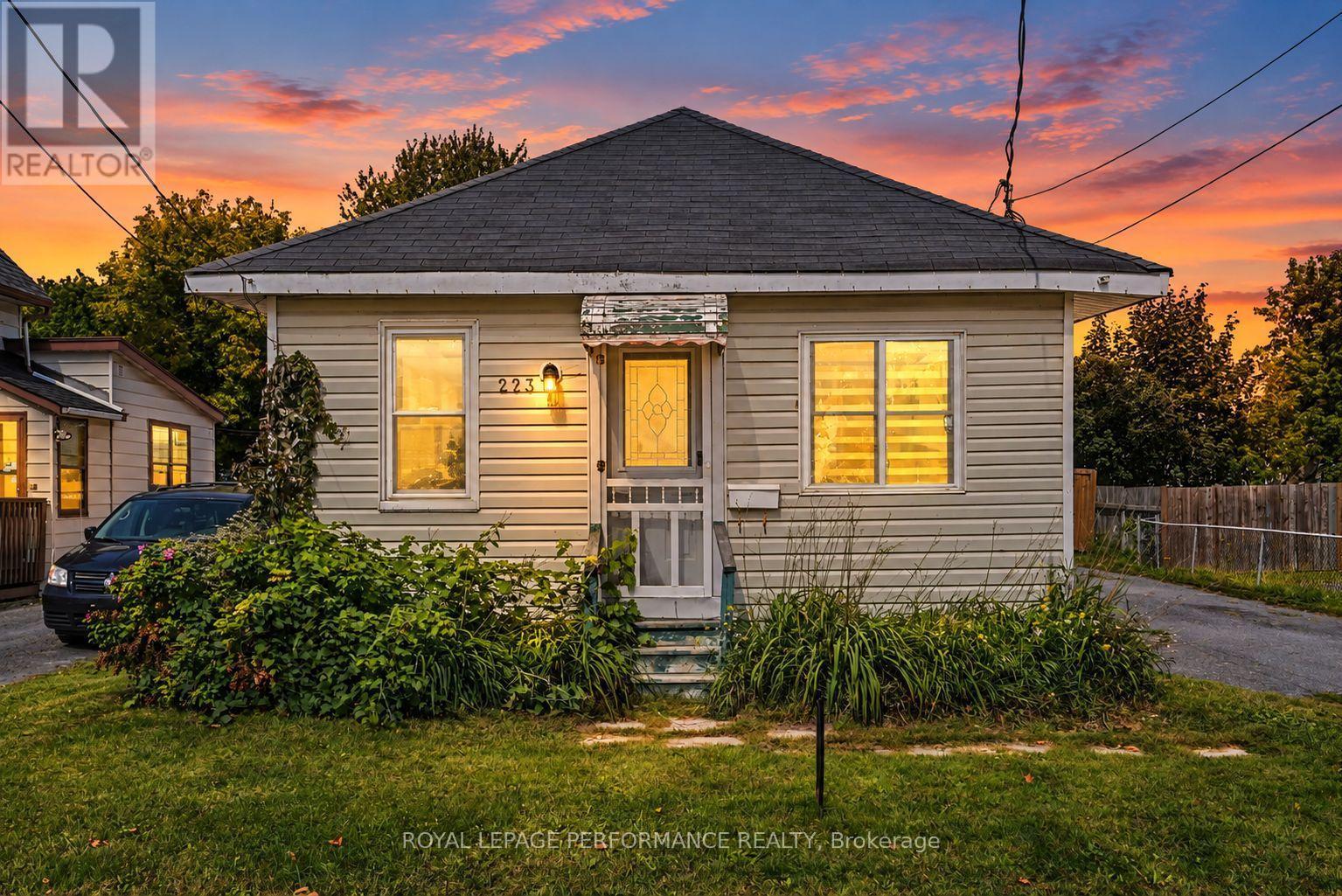 












223 SIXTH STREET W

,
Cornwall,




Ontario
K6J2W8

