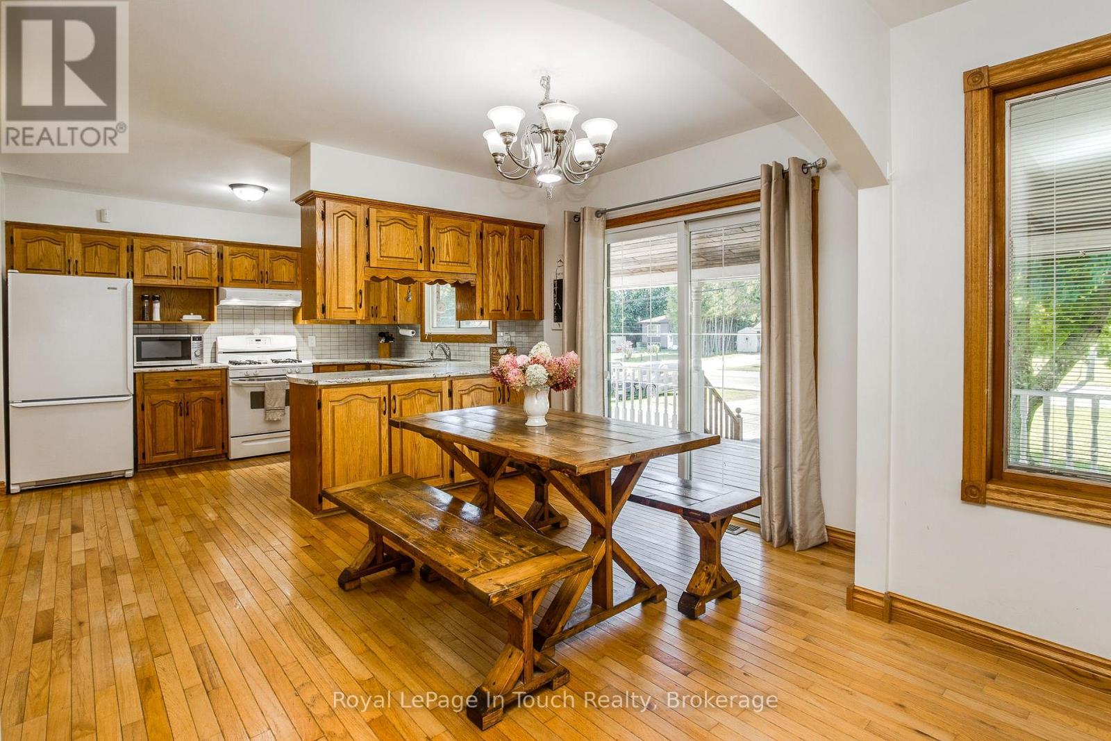 












288 LAFONTAINE ROAD W

,
Tiny (Lafontaine),




Ontario
L9M0H1

