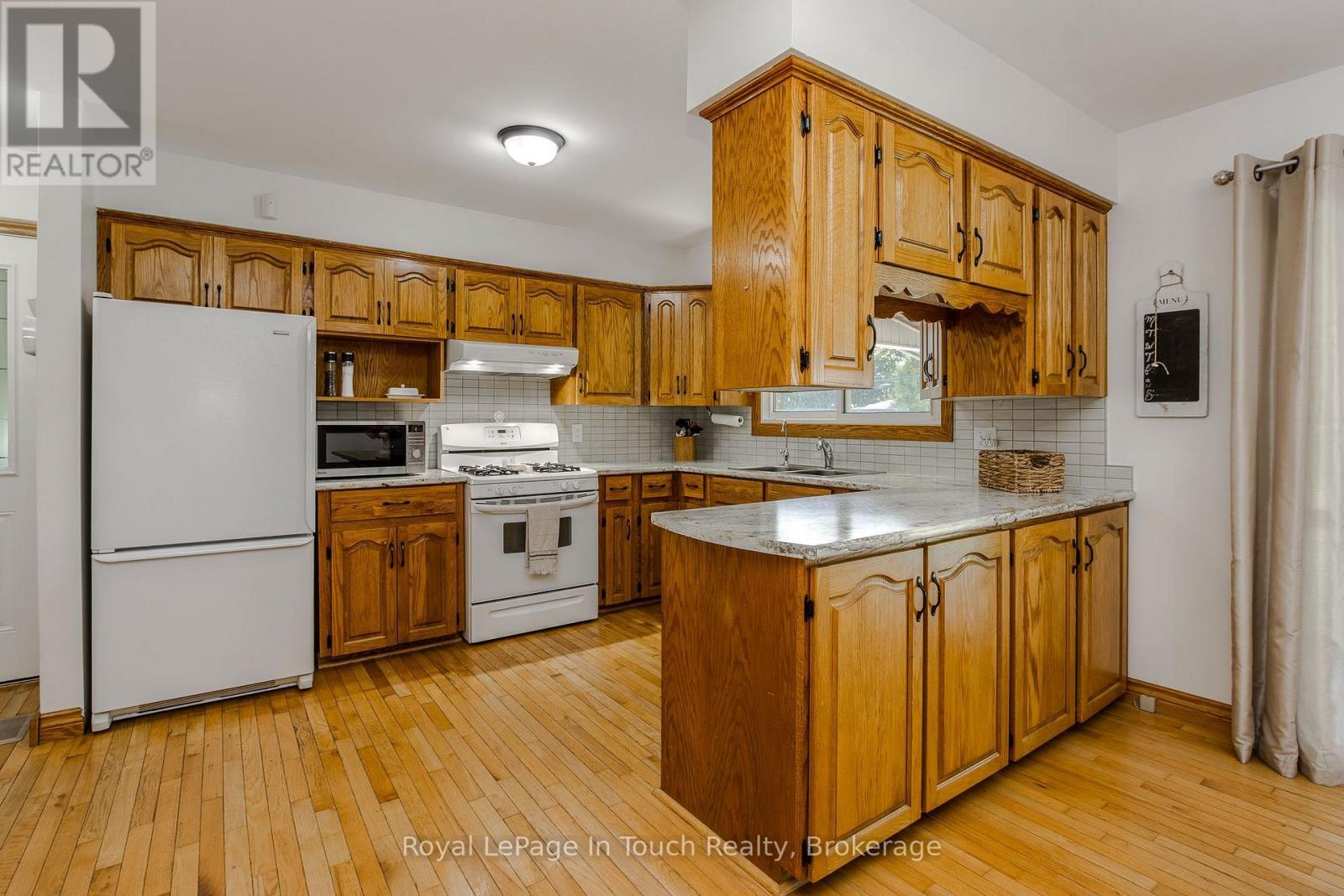 












288 LAFONTAINE ROAD W

,
Tiny (Lafontaine),




Ontario
L9M0H1

