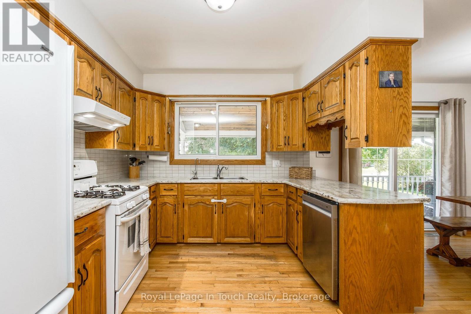 












288 LAFONTAINE ROAD W

,
Tiny (Lafontaine),




Ontario
L9M0H1

