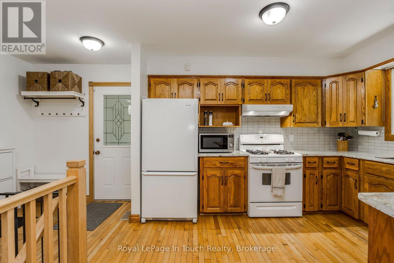 












288 LAFONTAINE ROAD W

,
Tiny (Lafontaine),




Ontario
L9M0H1

