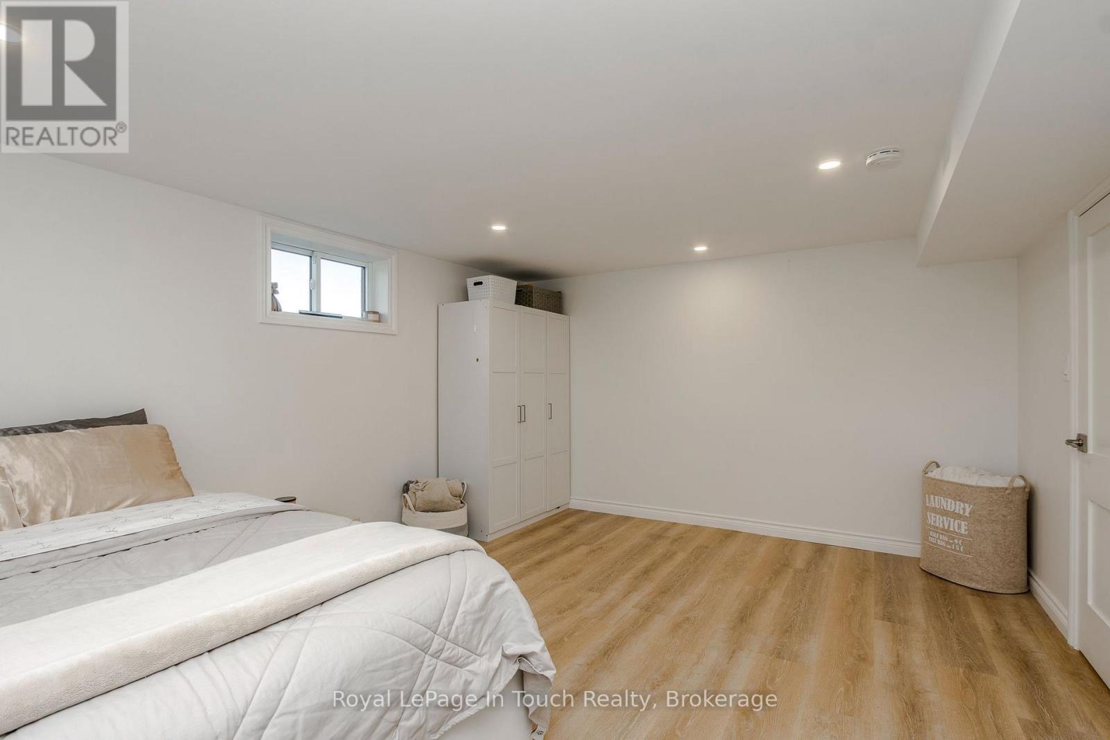 












288 LAFONTAINE ROAD W

,
Tiny (Lafontaine),




Ontario
L9M0H1

