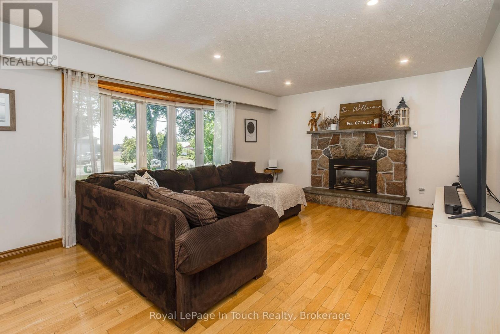 












288 LAFONTAINE ROAD W

,
Tiny (Lafontaine),




Ontario
L9M0H1

