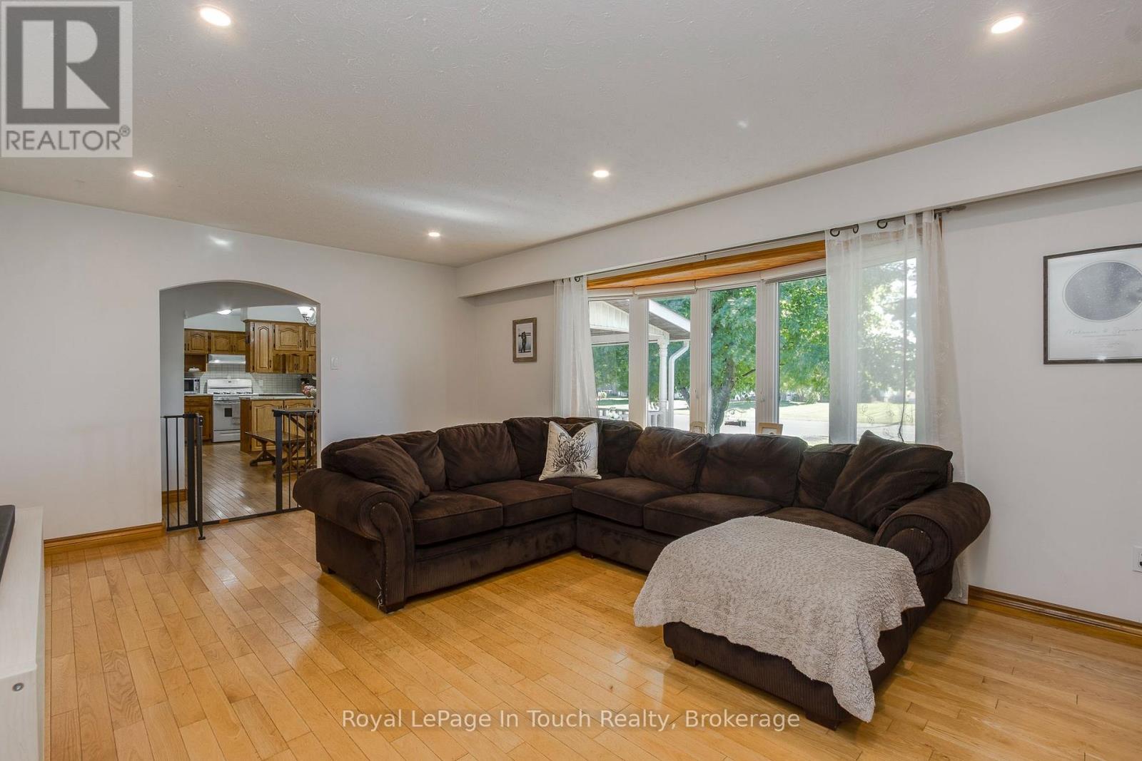 












288 LAFONTAINE ROAD W

,
Tiny (Lafontaine),




Ontario
L9M0H1

