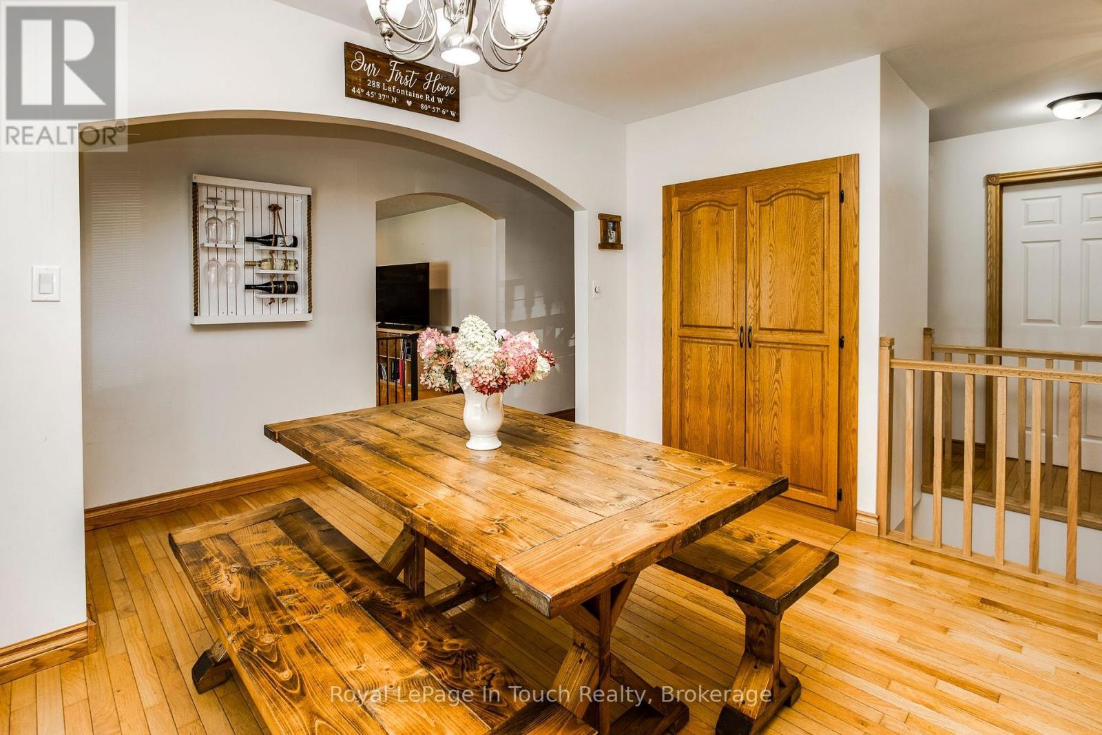 












288 LAFONTAINE ROAD W

,
Tiny (Lafontaine),




Ontario
L9M0H1

