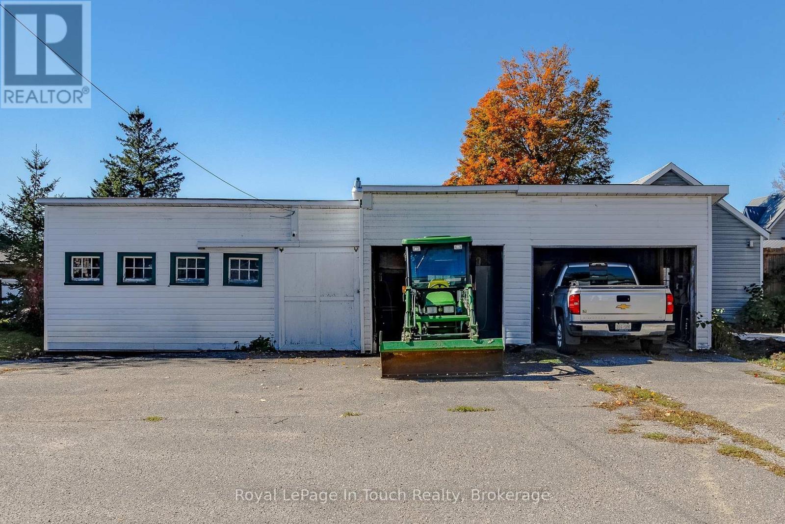 












32 MARIA STREET

,
Penetanguishene,




Ontario
L9M1L7

