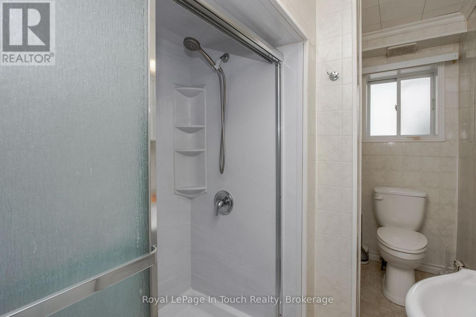 












32 MARIA STREET

,
Penetanguishene,




Ontario
L9M1L7


