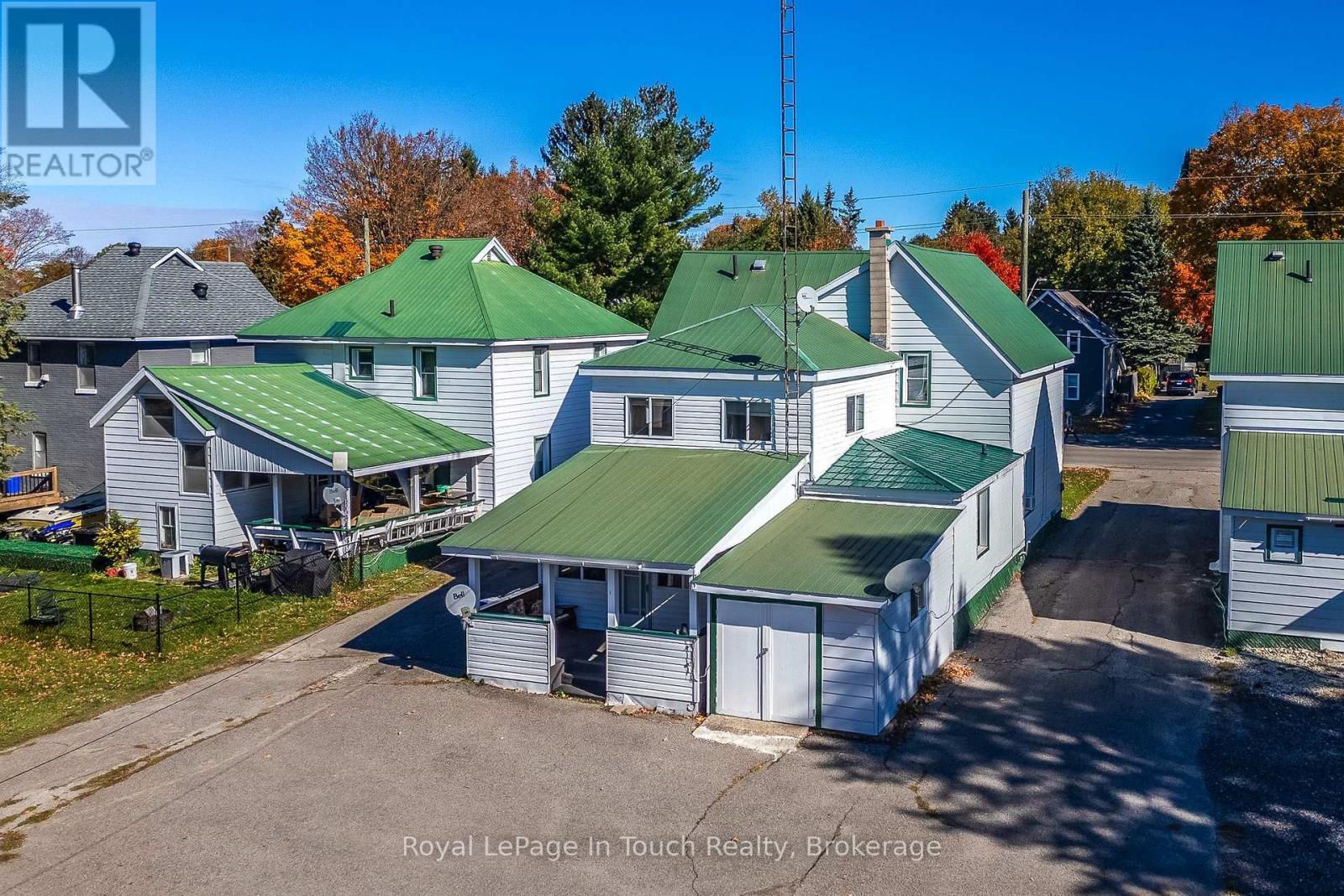 












32 MARIA STREET

,
Penetanguishene,




Ontario
L9M1L7

