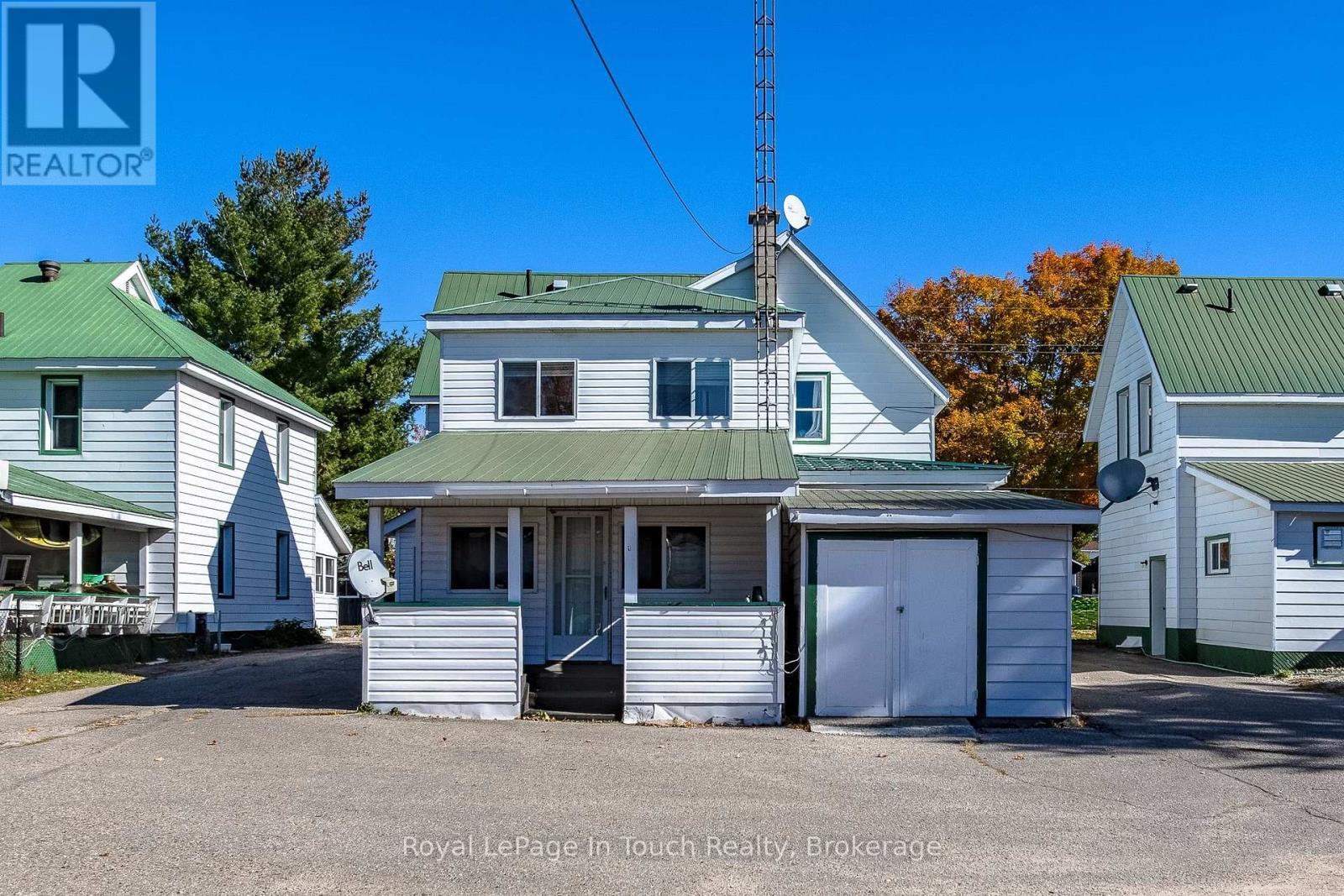 












32 MARIA STREET

,
Penetanguishene,




Ontario
L9M1L7

