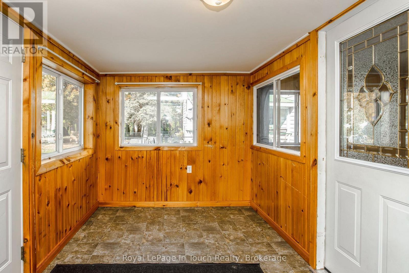 












32 MARIA STREET

,
Penetanguishene,




Ontario
L9M1L7

