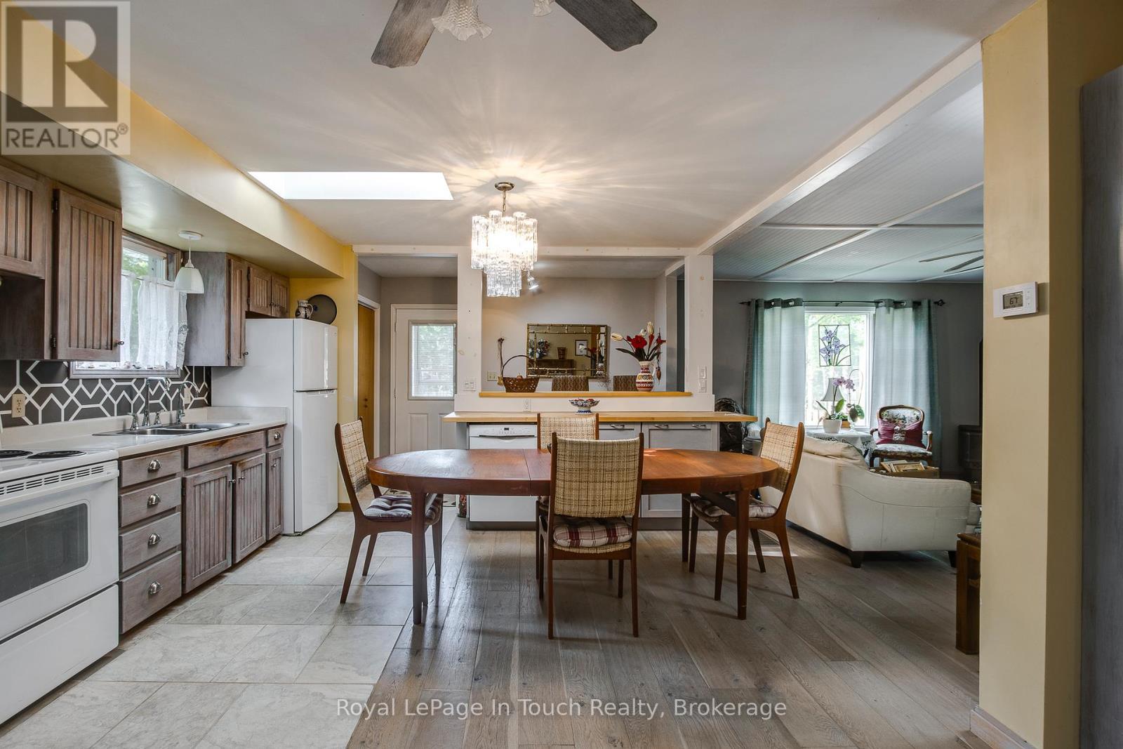 












171 OLIVER DRIVE

,
Tiny,




Ontario
L0L2J0

