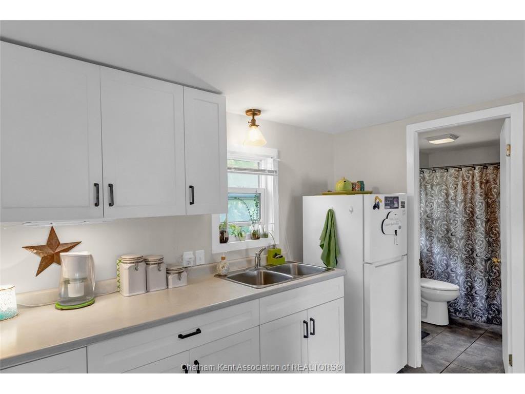 









9


Park

Lane,
Chatham,




ON
N7M 4X9

