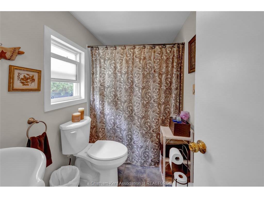 









9


Park

Lane,
Chatham,




ON
N7M 4X9

