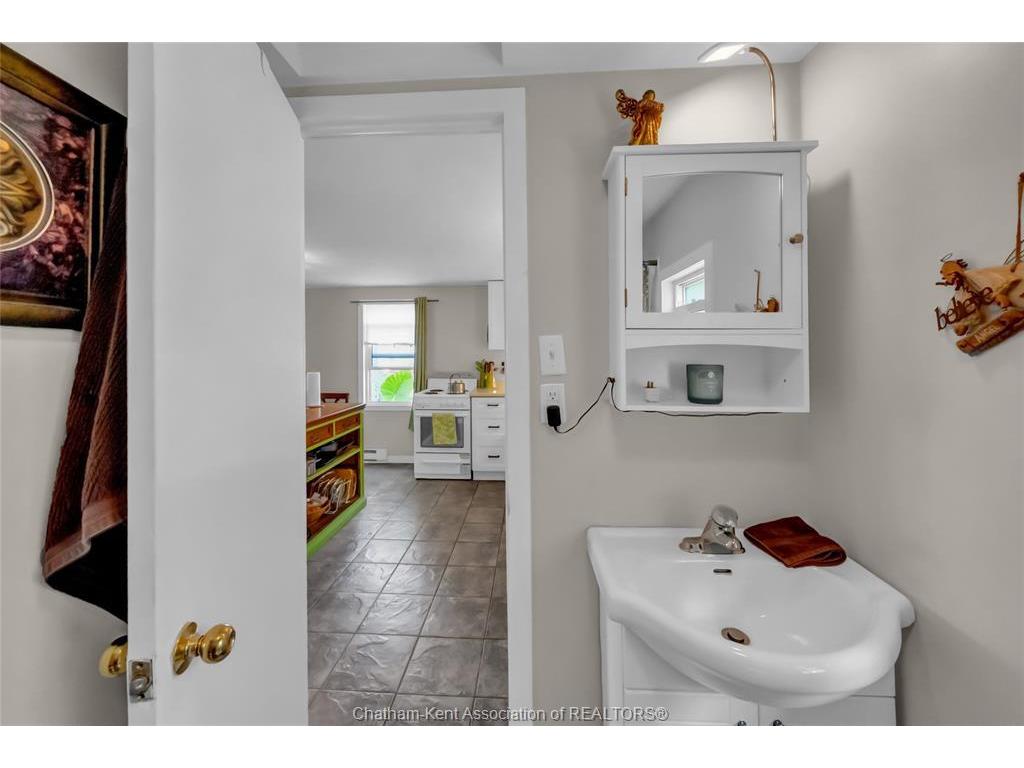 









9


Park

Lane,
Chatham,




ON
N7M 4X9


