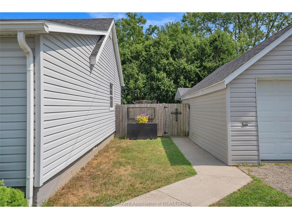 









9


Park

Lane,
Chatham,




ON
N7M 4X9

