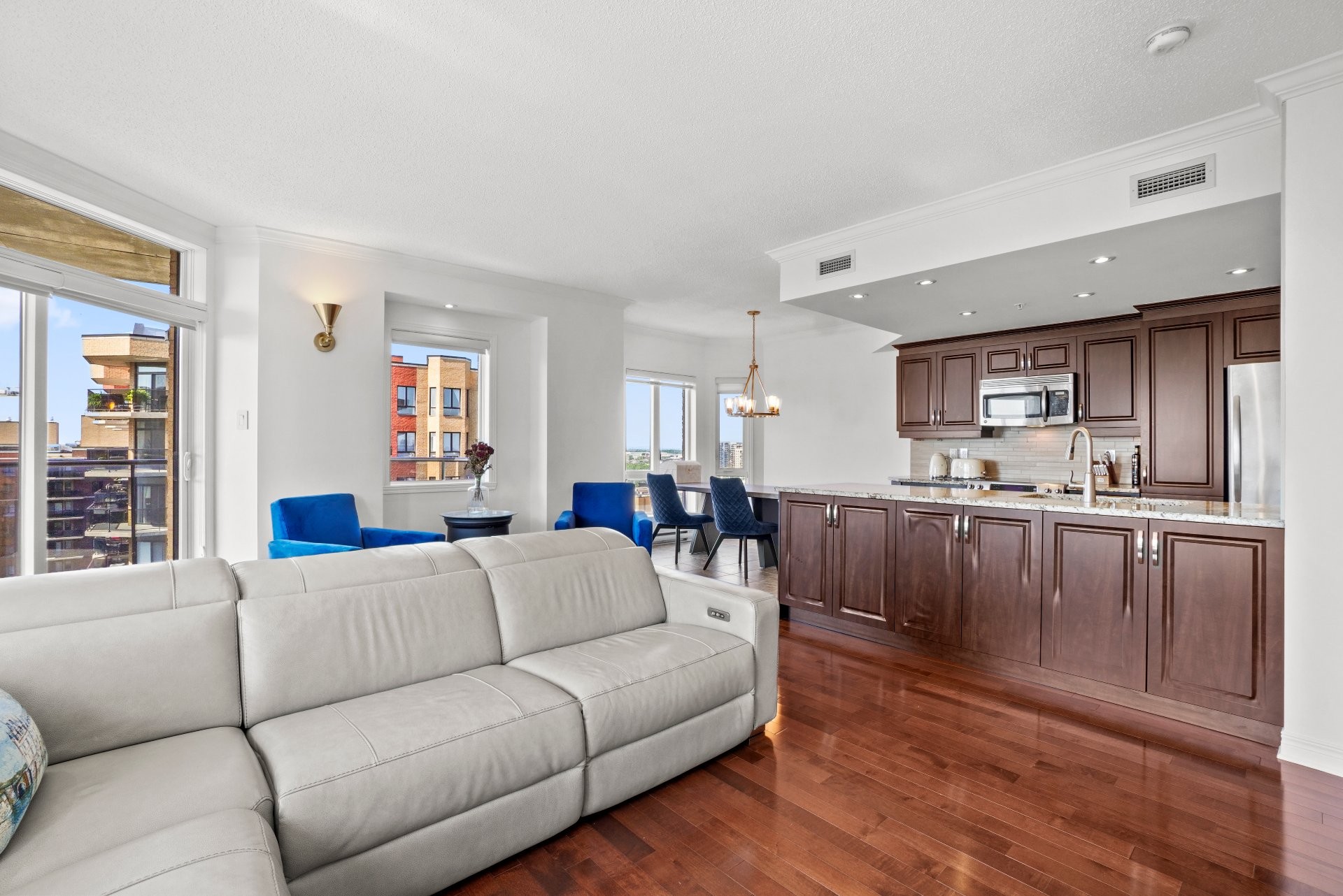 









3865


Boul. de Chenonceau

, 1501,
Laval (Chomedey),




QC
H7T0E1

