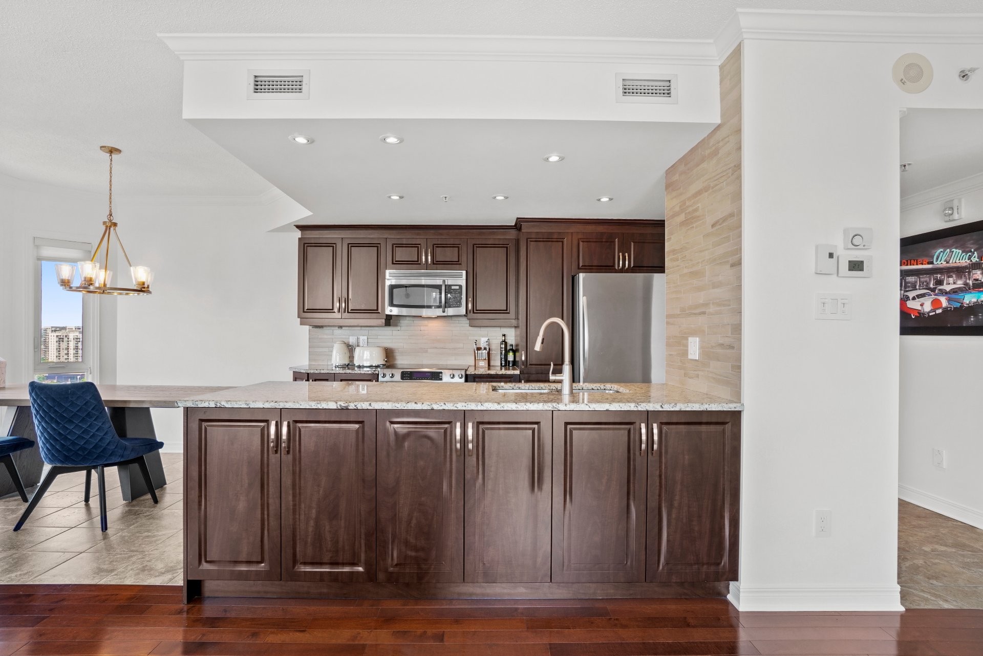 









3865


Boul. de Chenonceau

, 1501,
Laval (Chomedey),




QC
H7T0E1

