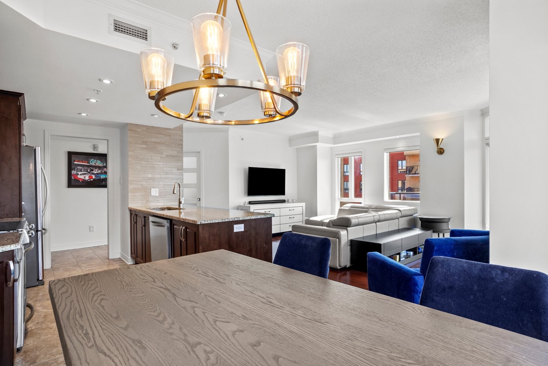 









3865


Boul. de Chenonceau

, 1501,
Laval (Chomedey),




QC
H7T0E1

