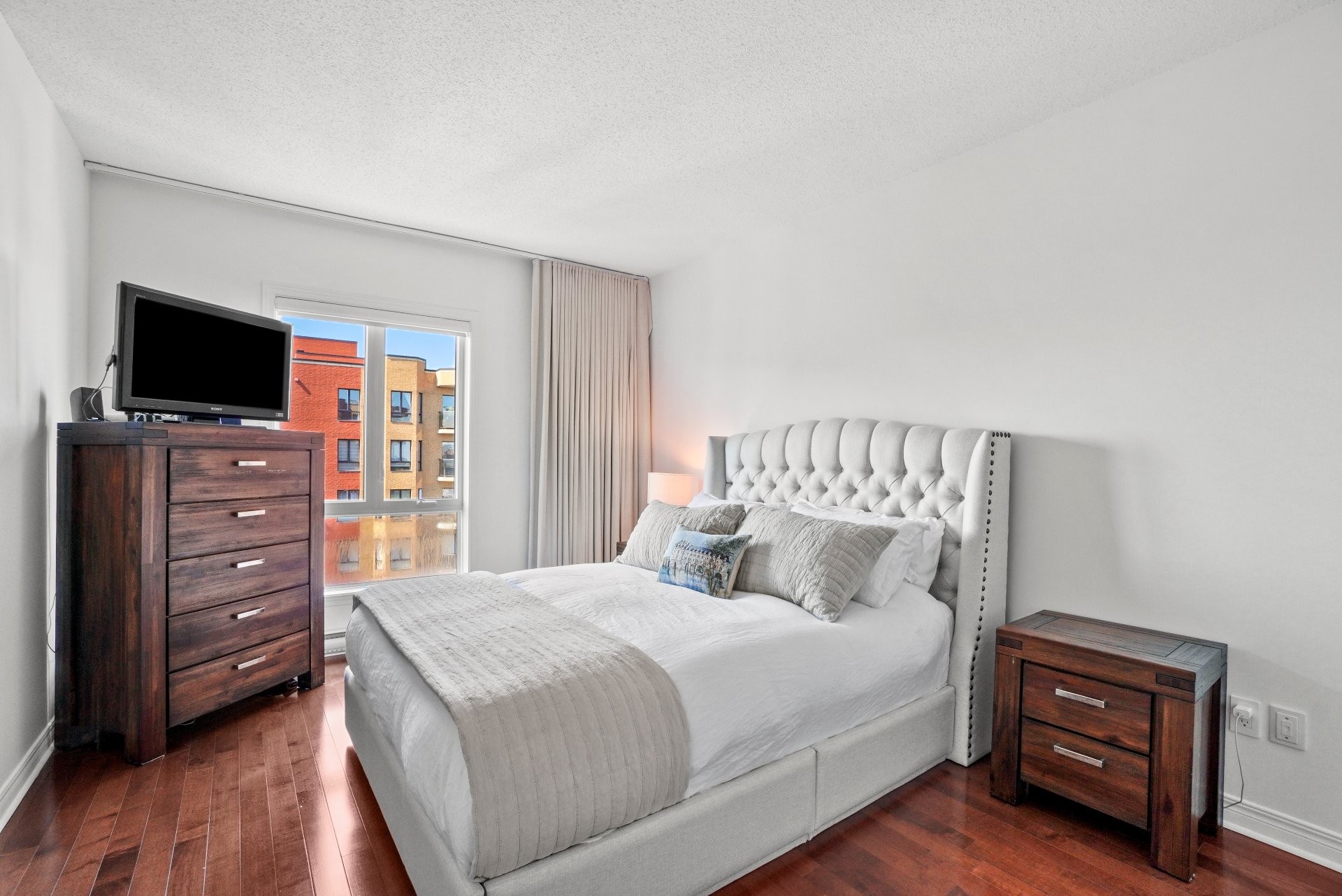 









3865


Boul. de Chenonceau

, 1501,
Laval (Chomedey),




QC
H7T0E1

