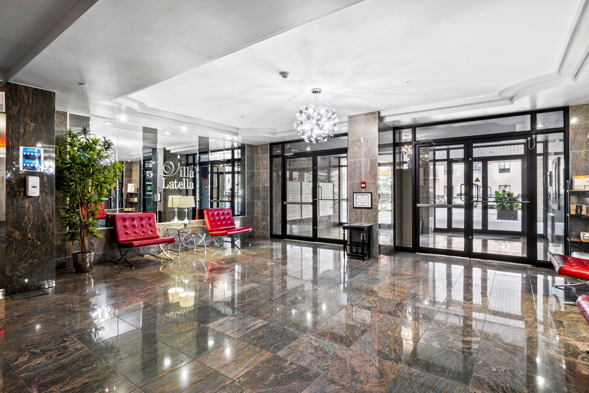 









3865


Boul. de Chenonceau

, 1501,
Laval (Chomedey),




QC
H7T0E1

