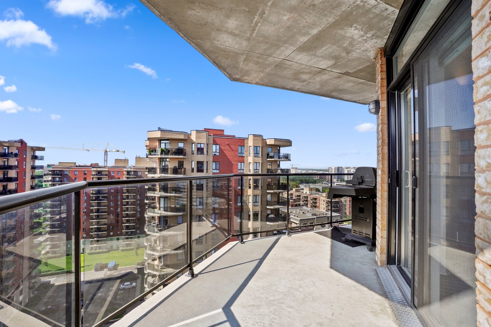 









3865


Boul. de Chenonceau

, 1501,
Laval (Chomedey),




QC
H7T0E1

