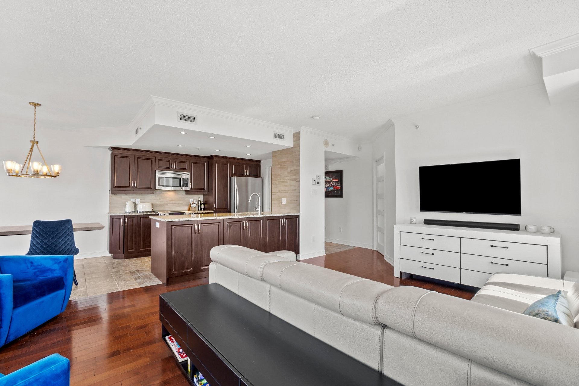 









3865


Boul. de Chenonceau

, 1501,
Laval (Chomedey),




QC
H7T0E1

