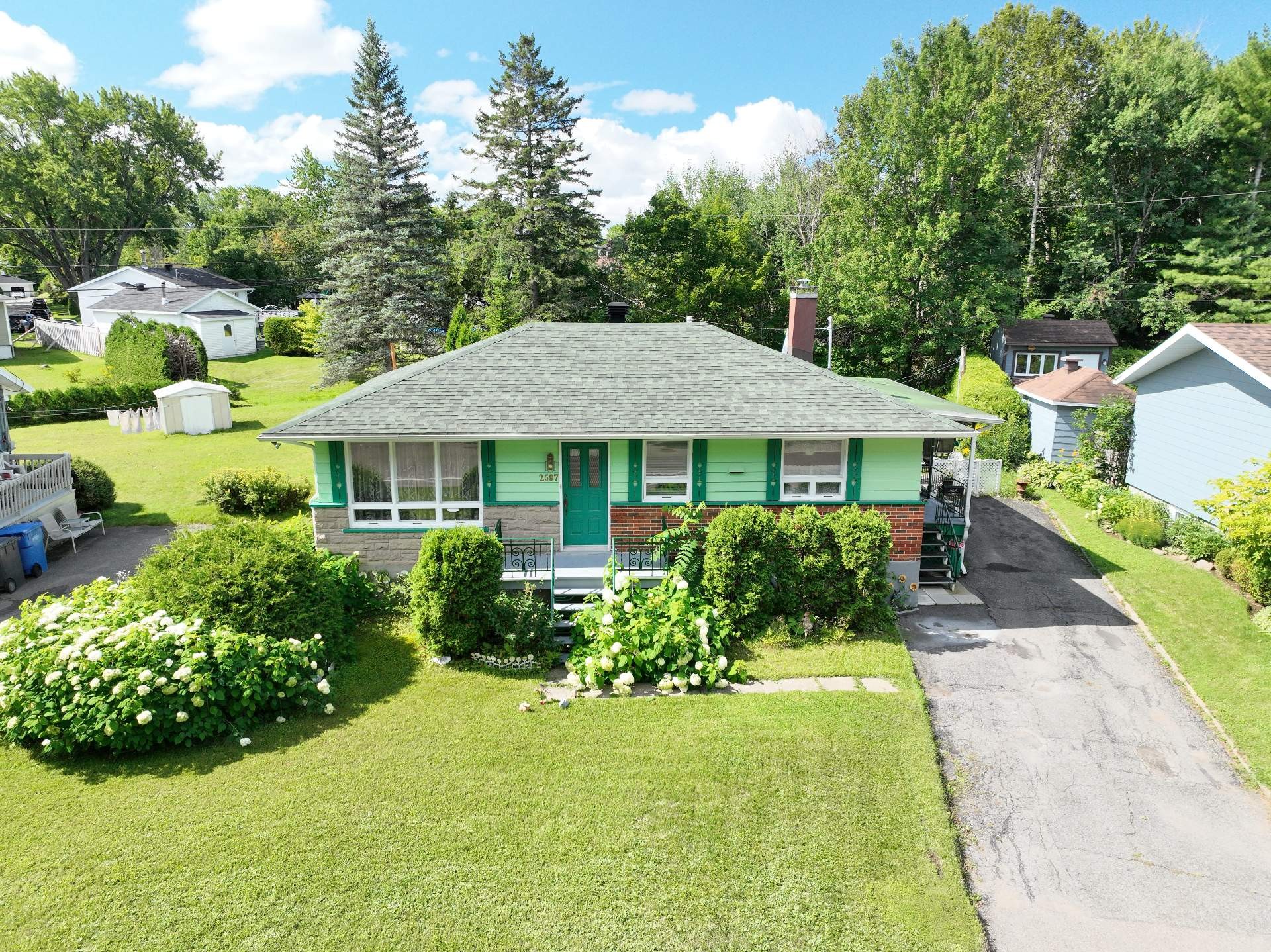 









2597


Av. du Sault

,
Québec (Beauport),




QC
G1C2L1

