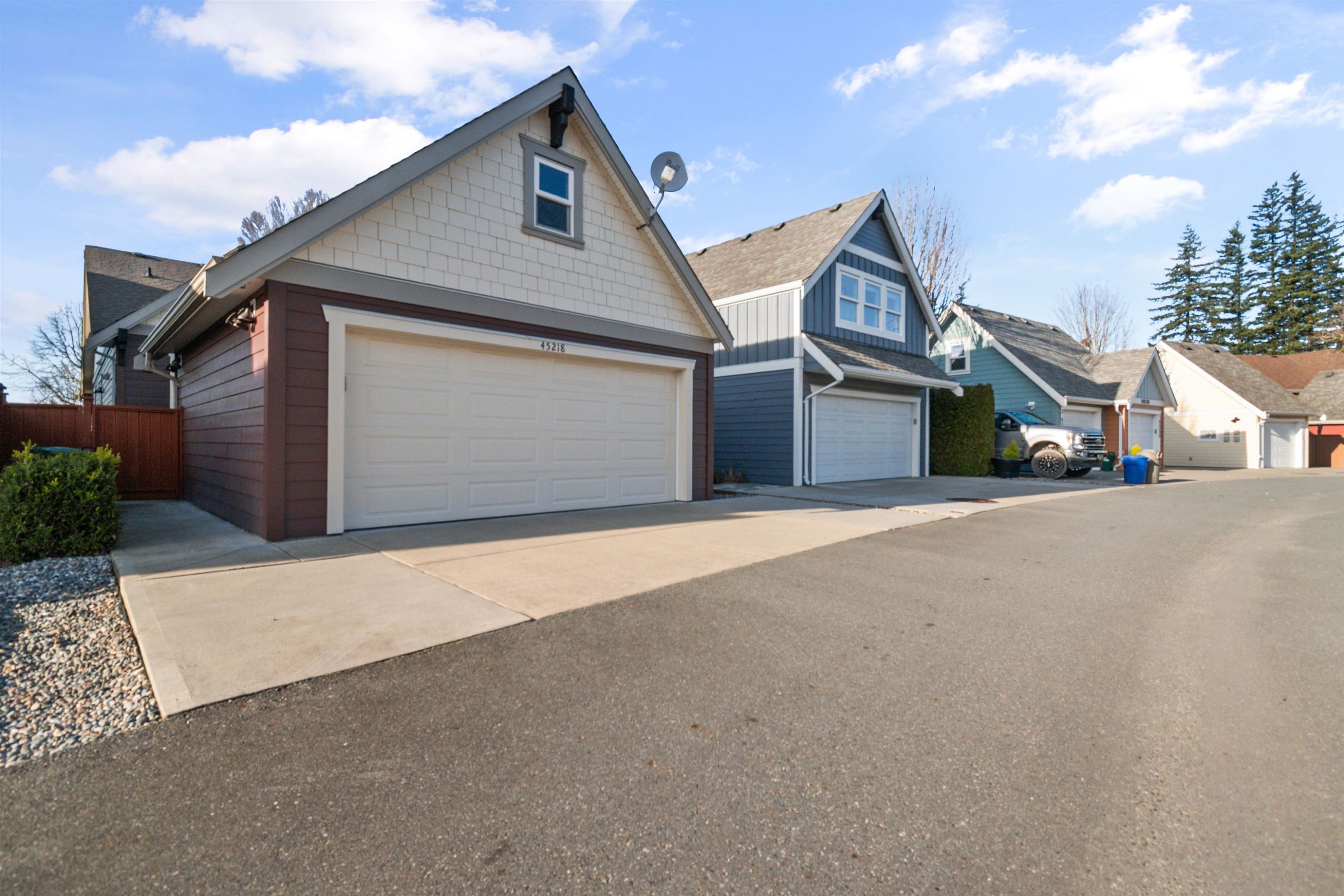 









45218


Nicomen

Crescent,
Chilliwack,




BC
V2R 0R2

