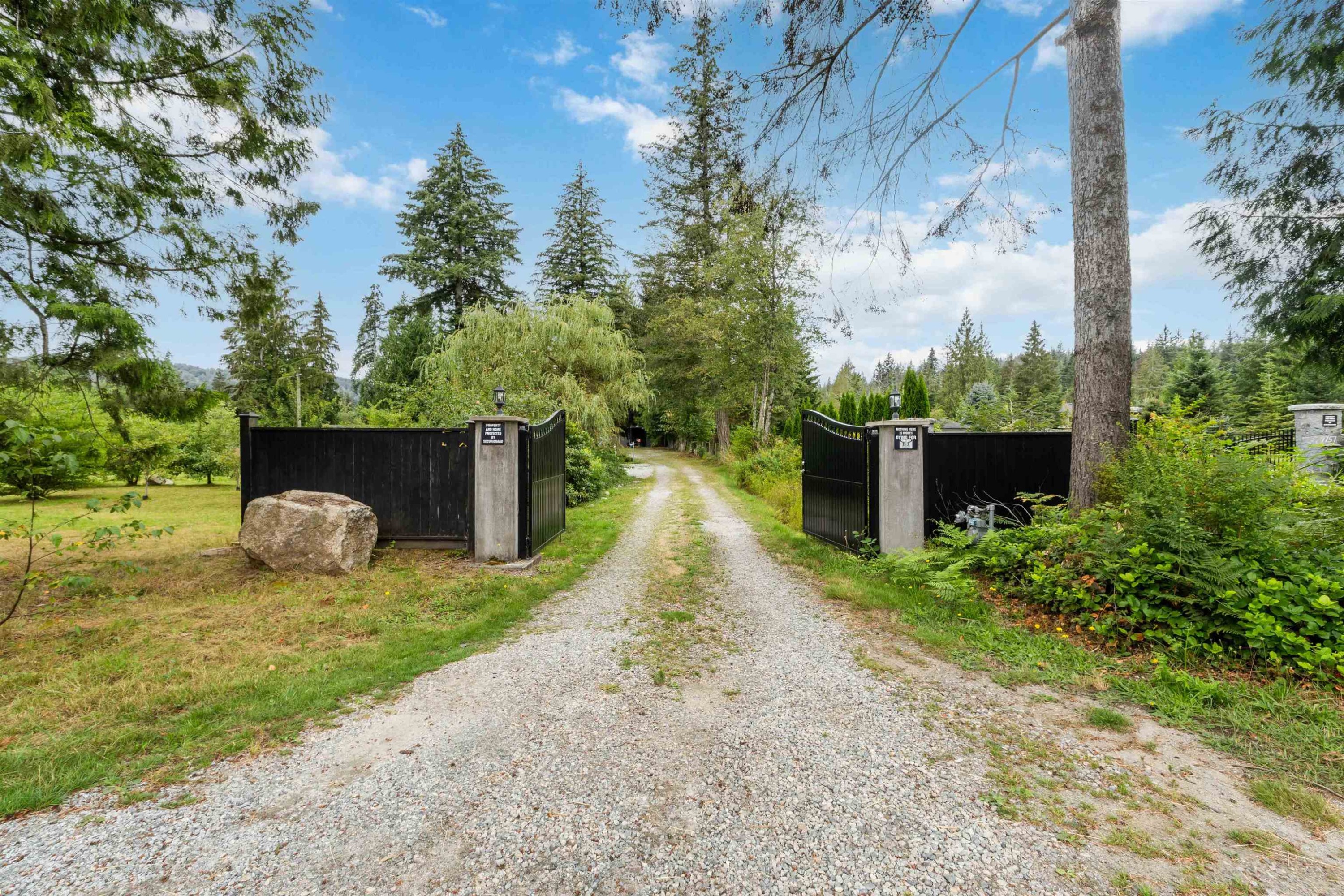









9703


Dewdney Trunk

Road,
Mission,




BC
V2V 7G5

