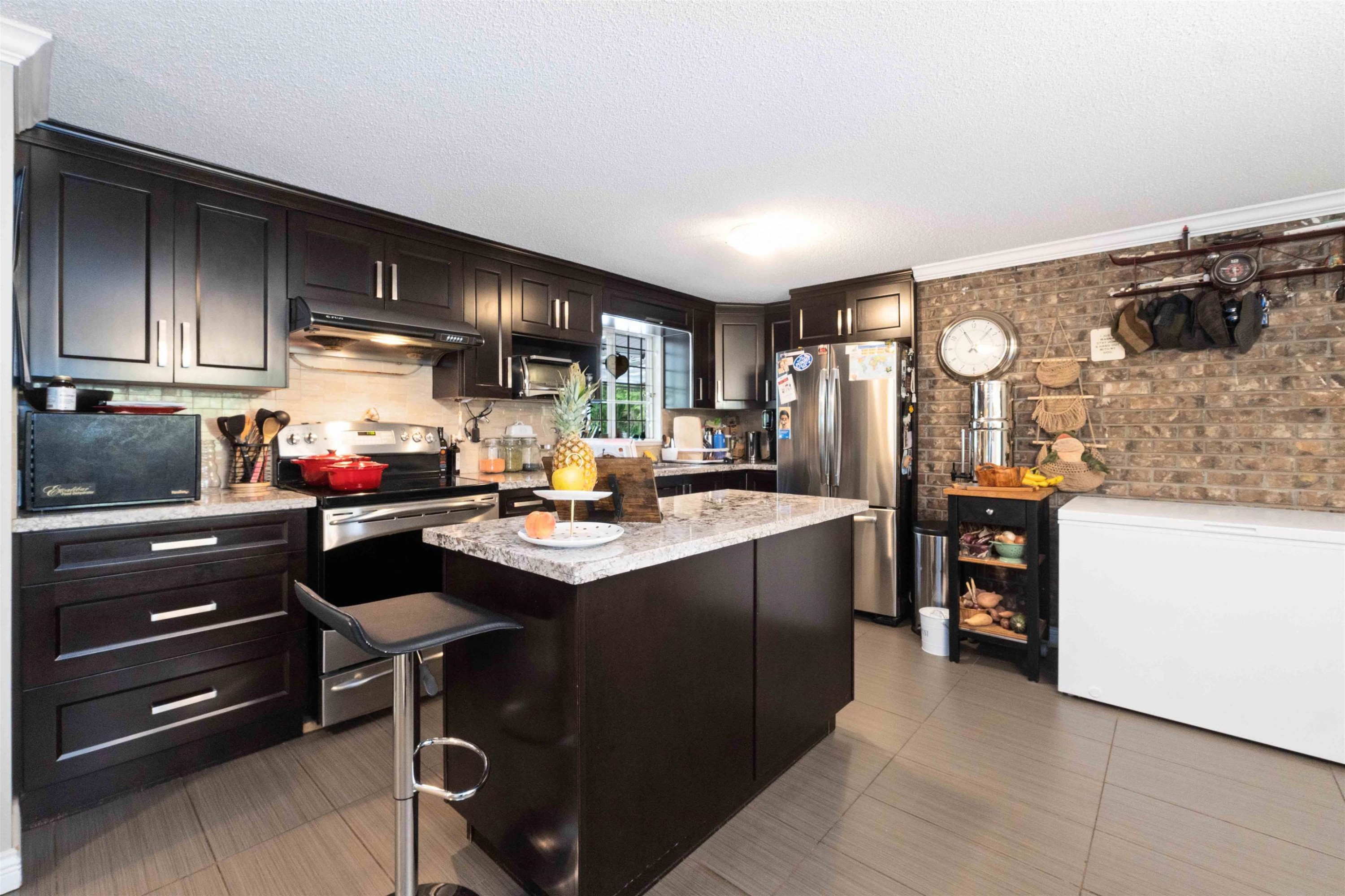 









9703


Dewdney Trunk

Road,
Mission,




BC
V2V 7G5

