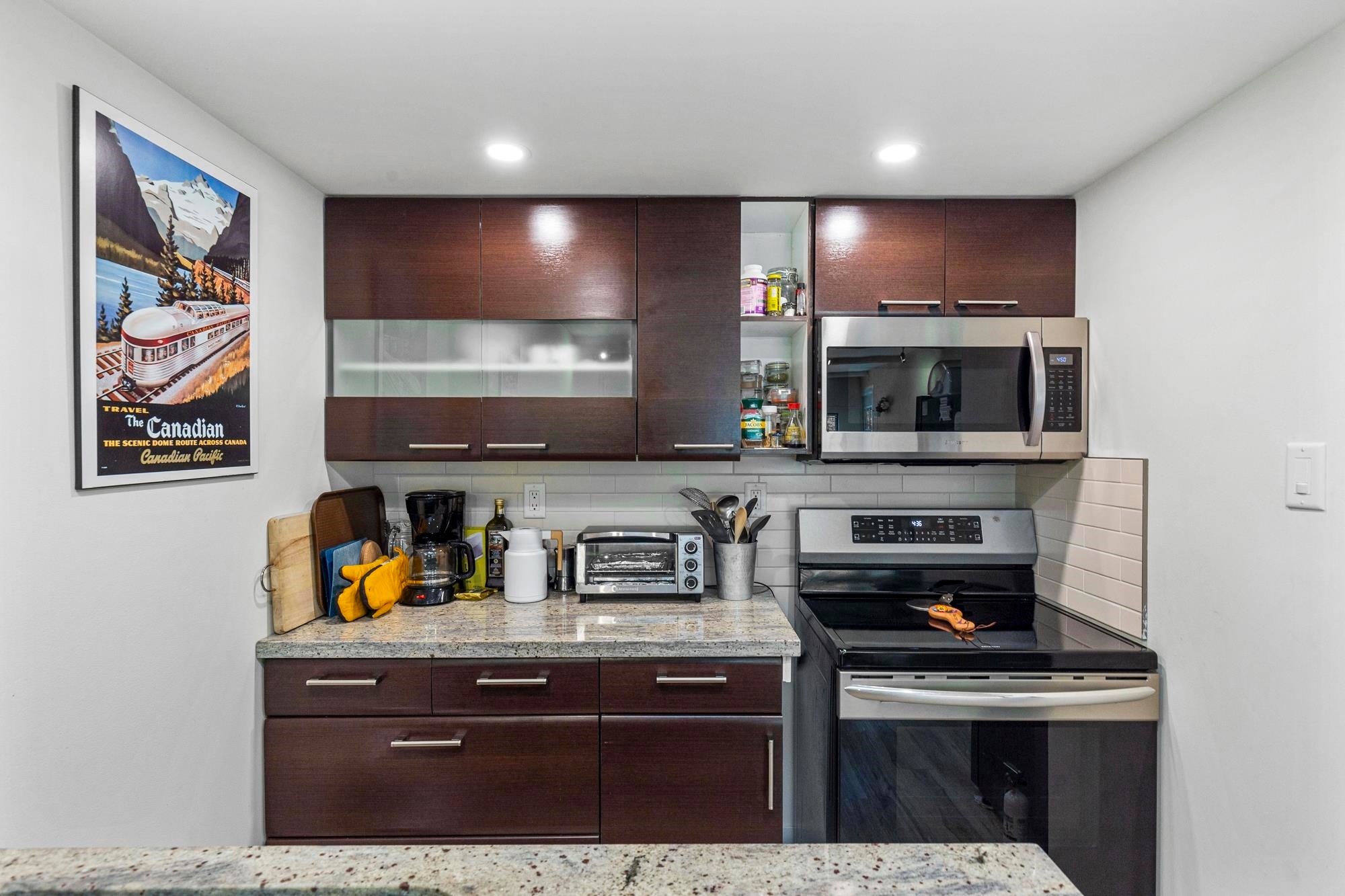 









21000


Enzian

Way, 306B,
Mission,




BC
V0M 1A1

