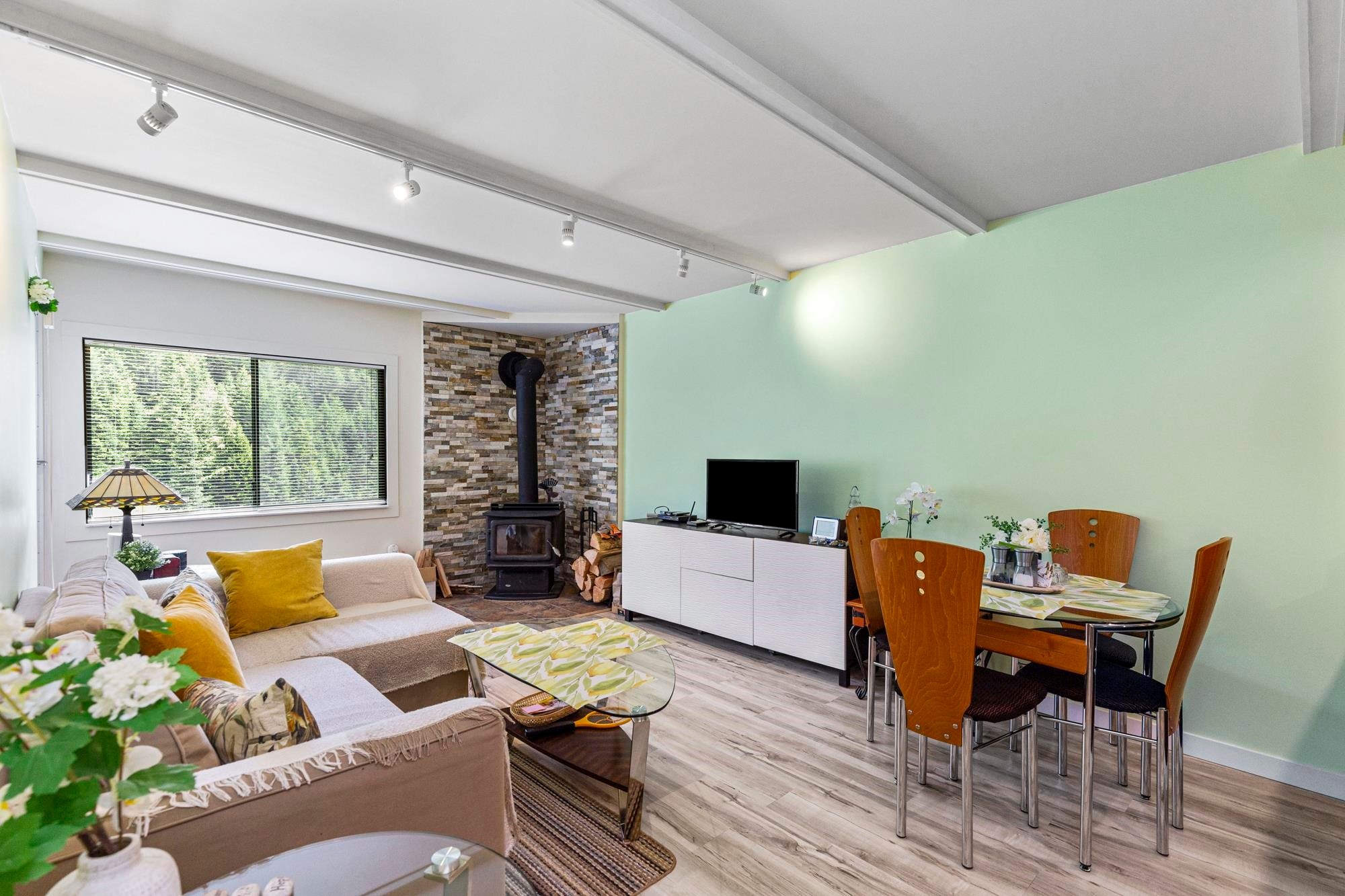 









21000


Enzian

Way, 306B,
Mission,




BC
V0M 1A1

