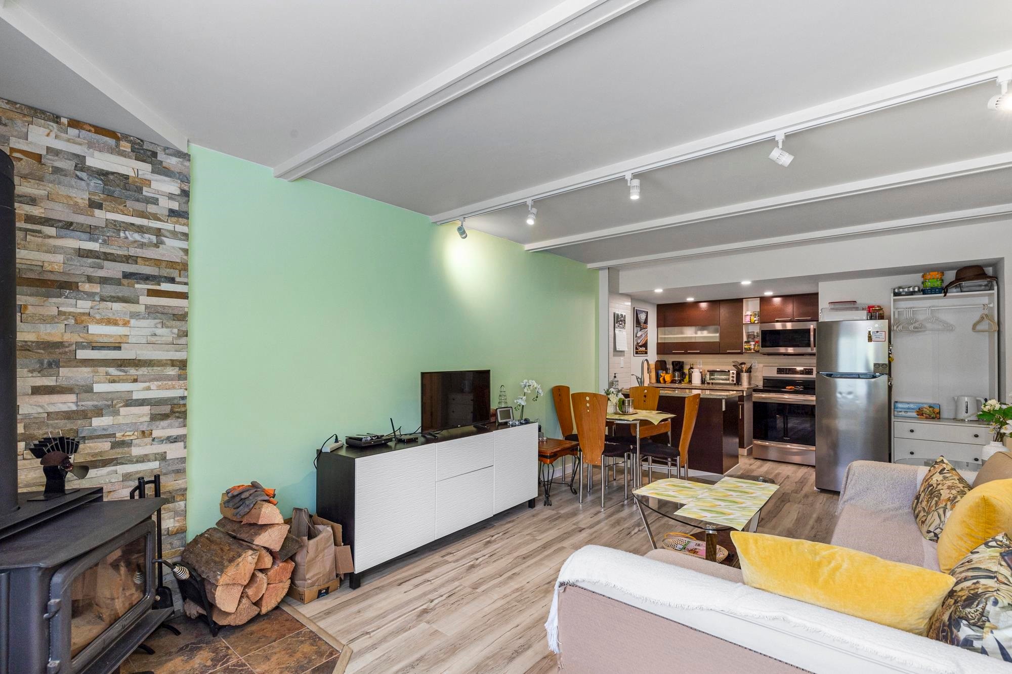 









21000


Enzian

Way, 306B,
Mission,




BC
V0M 1A1

