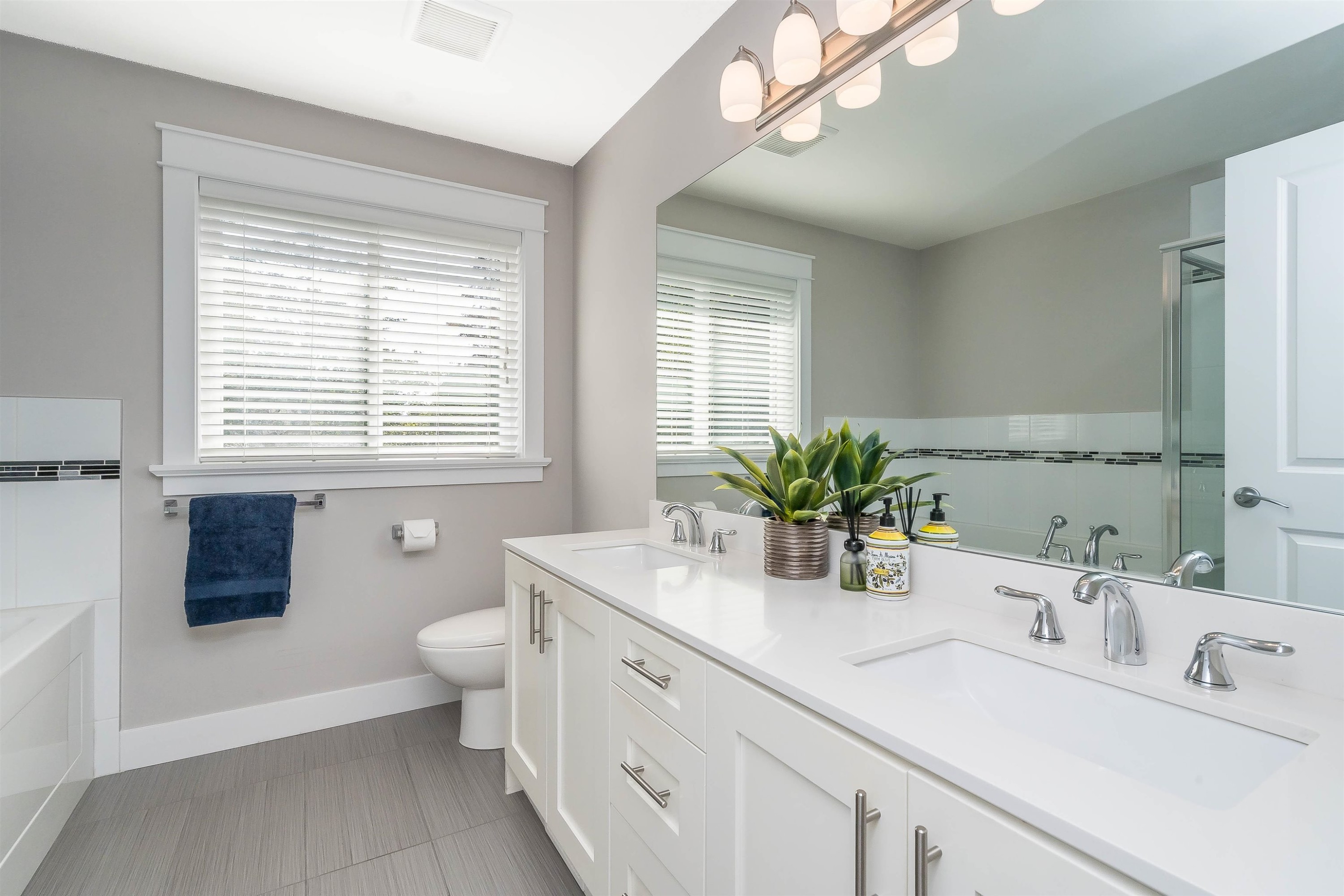 









36398


Cascade Ridge

Drive,
Mission,




BC
V2V 7G9

