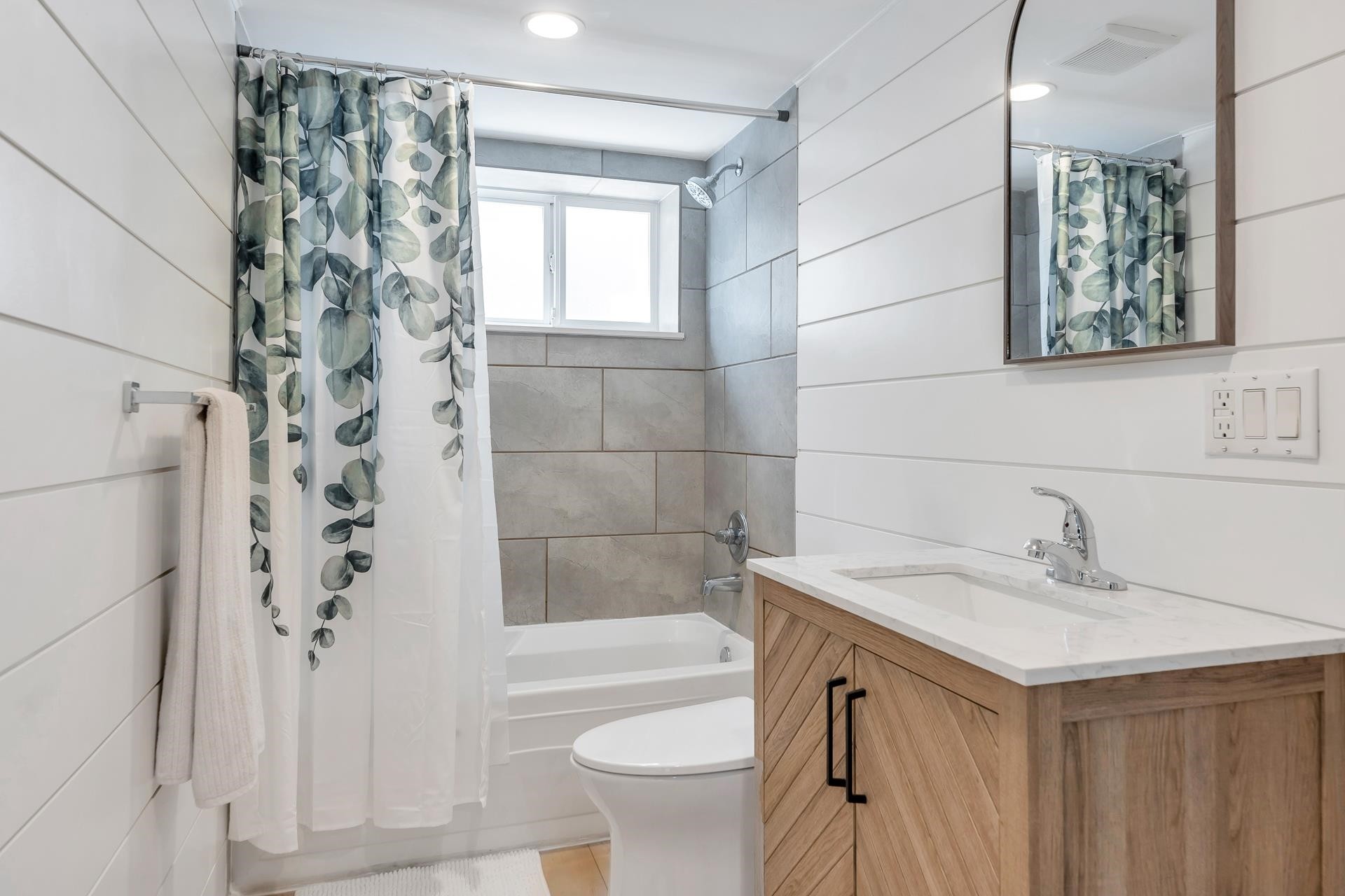 









9434


216a

Street,
Langley,




BC
V1M 4E2

