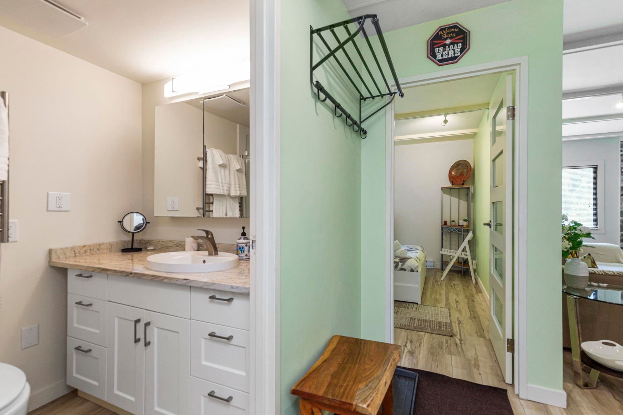 









21000


Enzian

Way, 306B,
Mission,




BC
V0M 1A1

