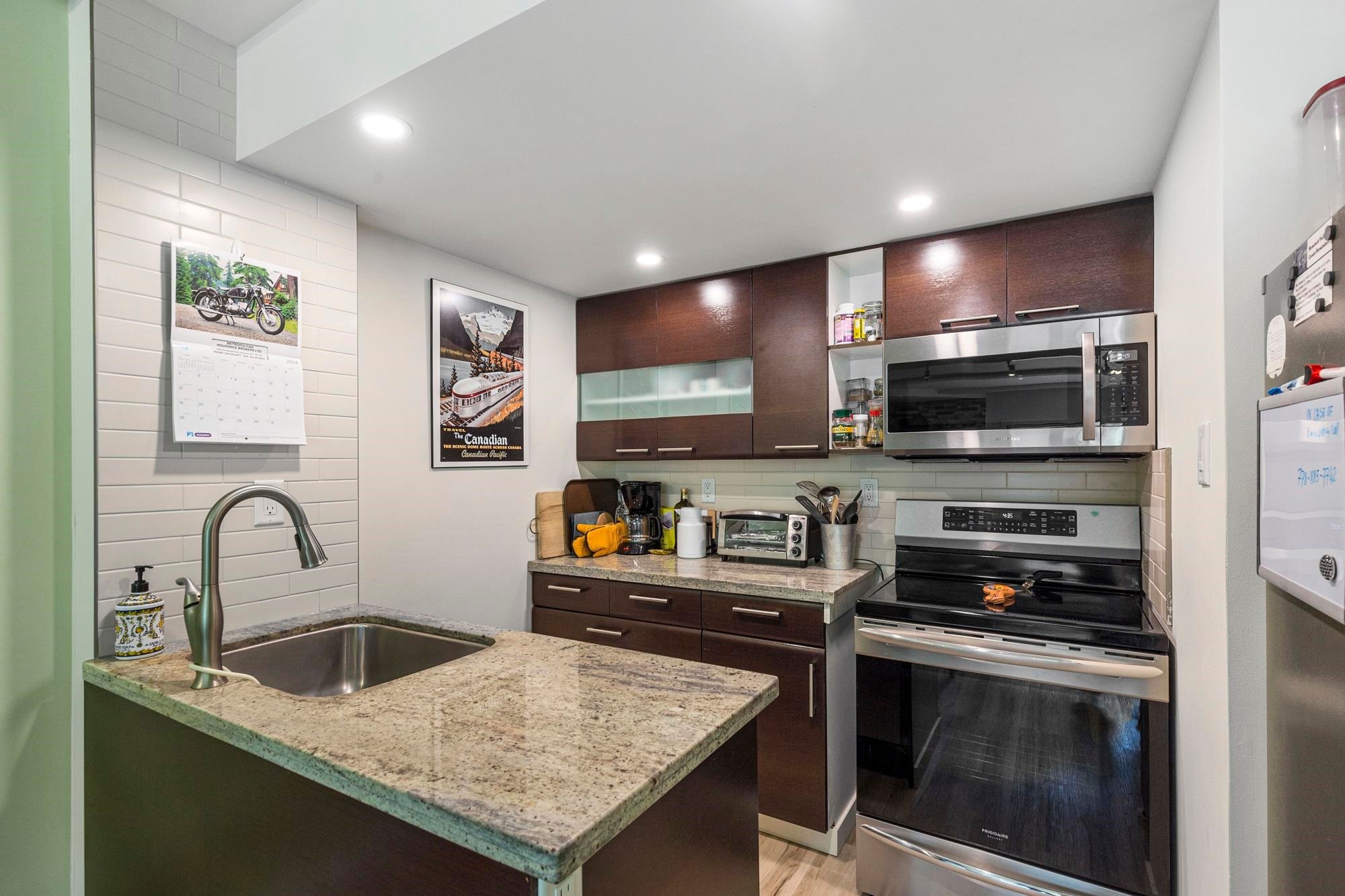 









21000


Enzian

Way, 306B,
Mission,




BC
V0M 1A1

