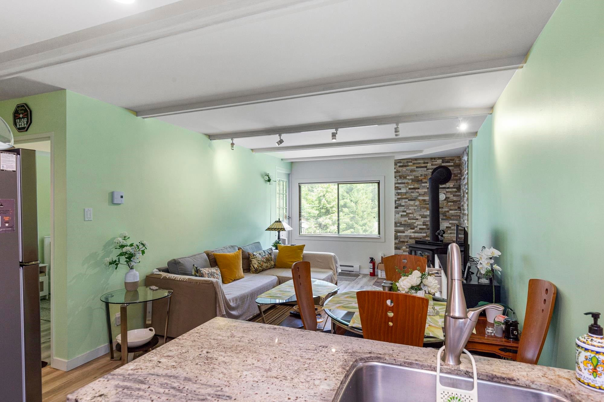 









21000


Enzian

Way, 306B,
Mission,




BC
V0M 1A1

