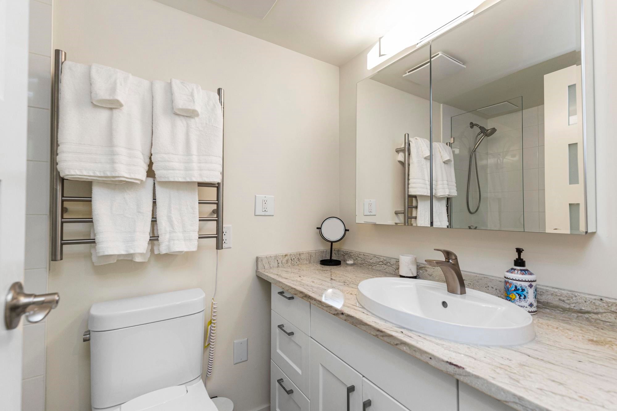 









21000


Enzian

Way, 306B,
Mission,




BC
V0M 1A1

