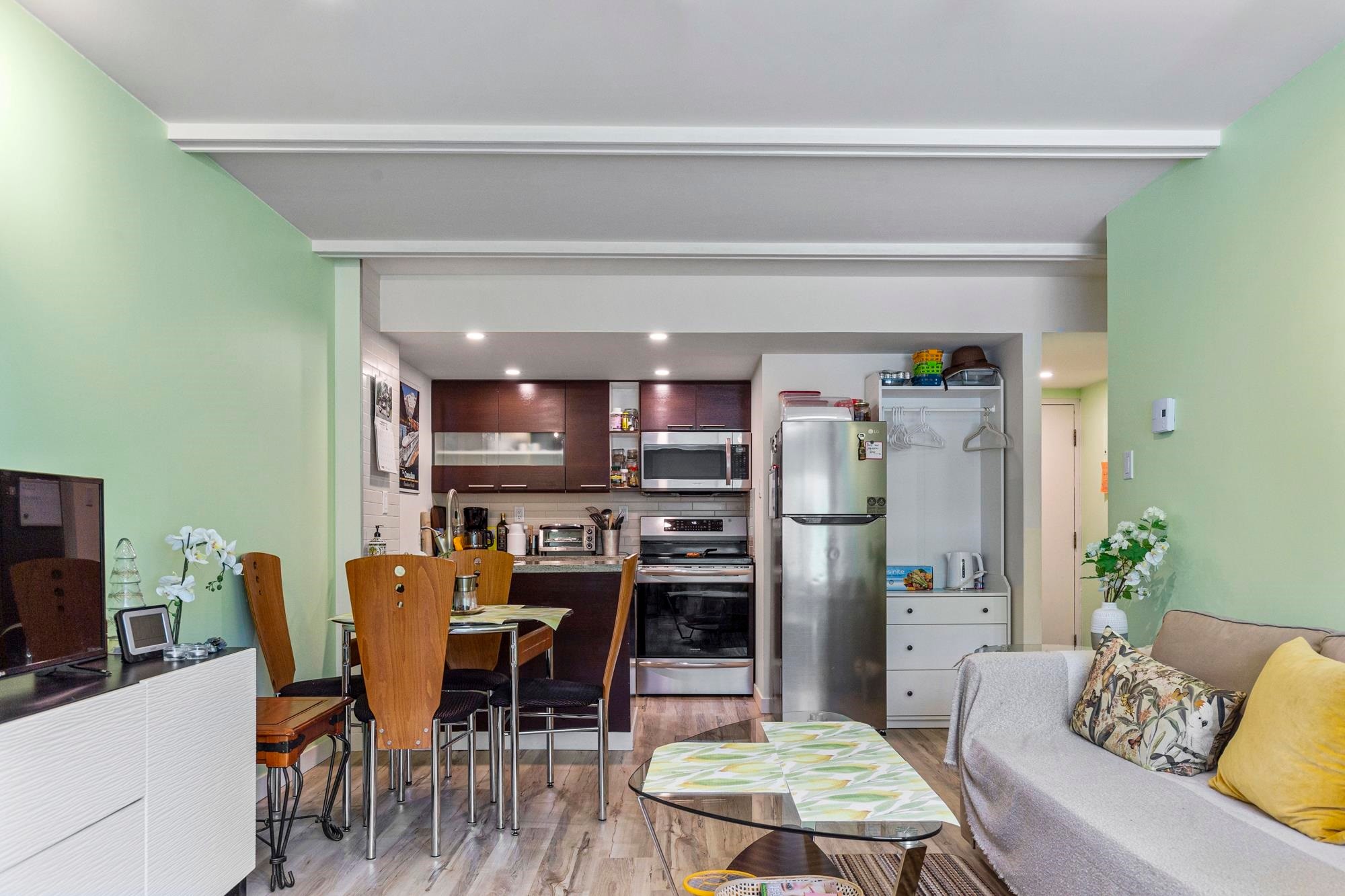 









21000


Enzian

Way, 306B,
Mission,




BC
V0M 1A1

