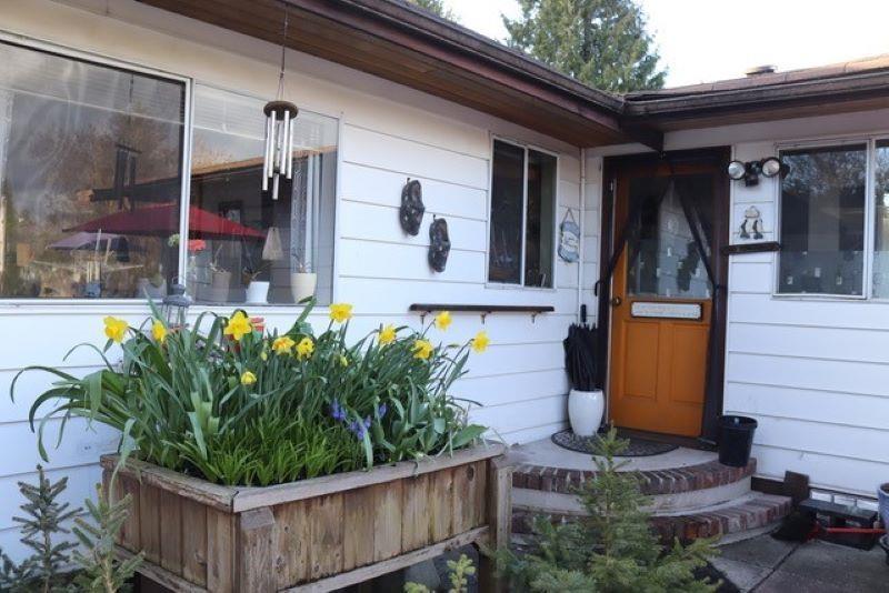 












4520 THOMPSON ROAD

,
Richmond,




BC
V6V 1S8

