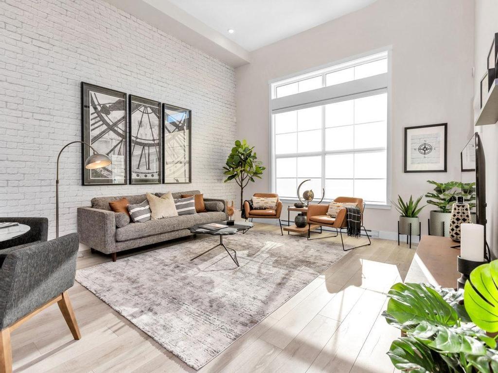 









22348


North

Avenue, 402,
Maple Ridge,




BC
X0X 0X0

